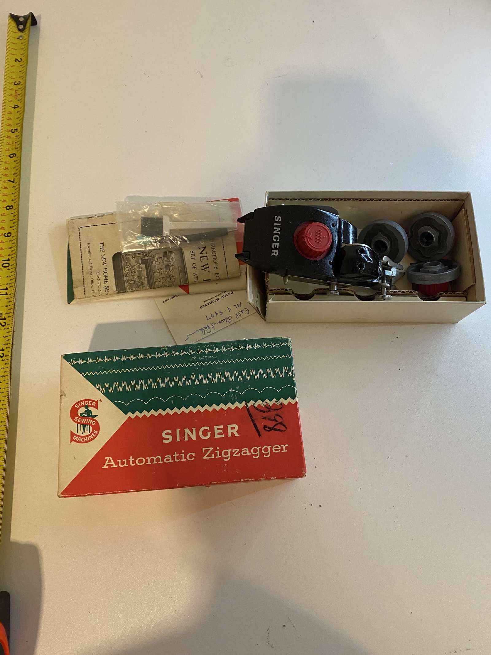 VINTAGE SINGER AUTOMATIC ZIGZAGGER ITEMS: VINTAGE SINGER AUTOMATIC ZIGZAGGER ITEMS. A GREAT ADDITION TO YOUR COLLECTION.