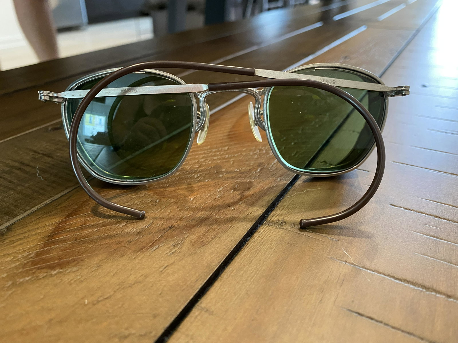 VINTAGE COLLECTIBLE BIKER SUNGLASSES: VINTAGE COLLECTIBLE BIKER SUNGLASSES. A GREAT ADDITION TO YOUR COLLECTION.