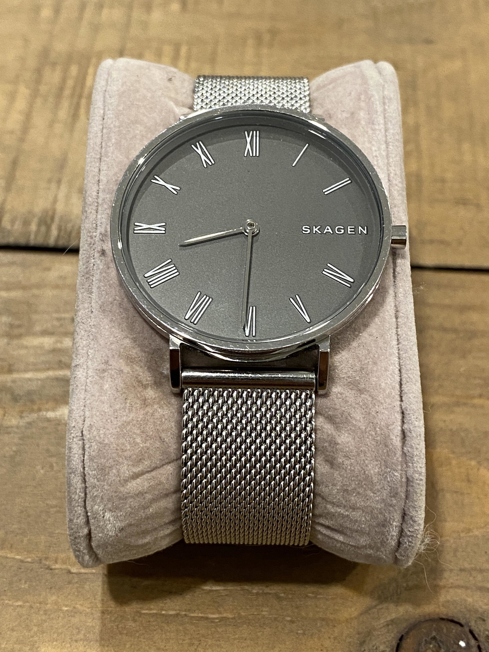 MENS SKAGEN MODERN WRISTWATCH: MENS SKAGEN MODERN WRISTWATCH. IN MINT OVERALL SHAPE AND CONDITION. A GREAT FIND AND AN EXCELLENT ADDITION TO YOUR COLLECTION.