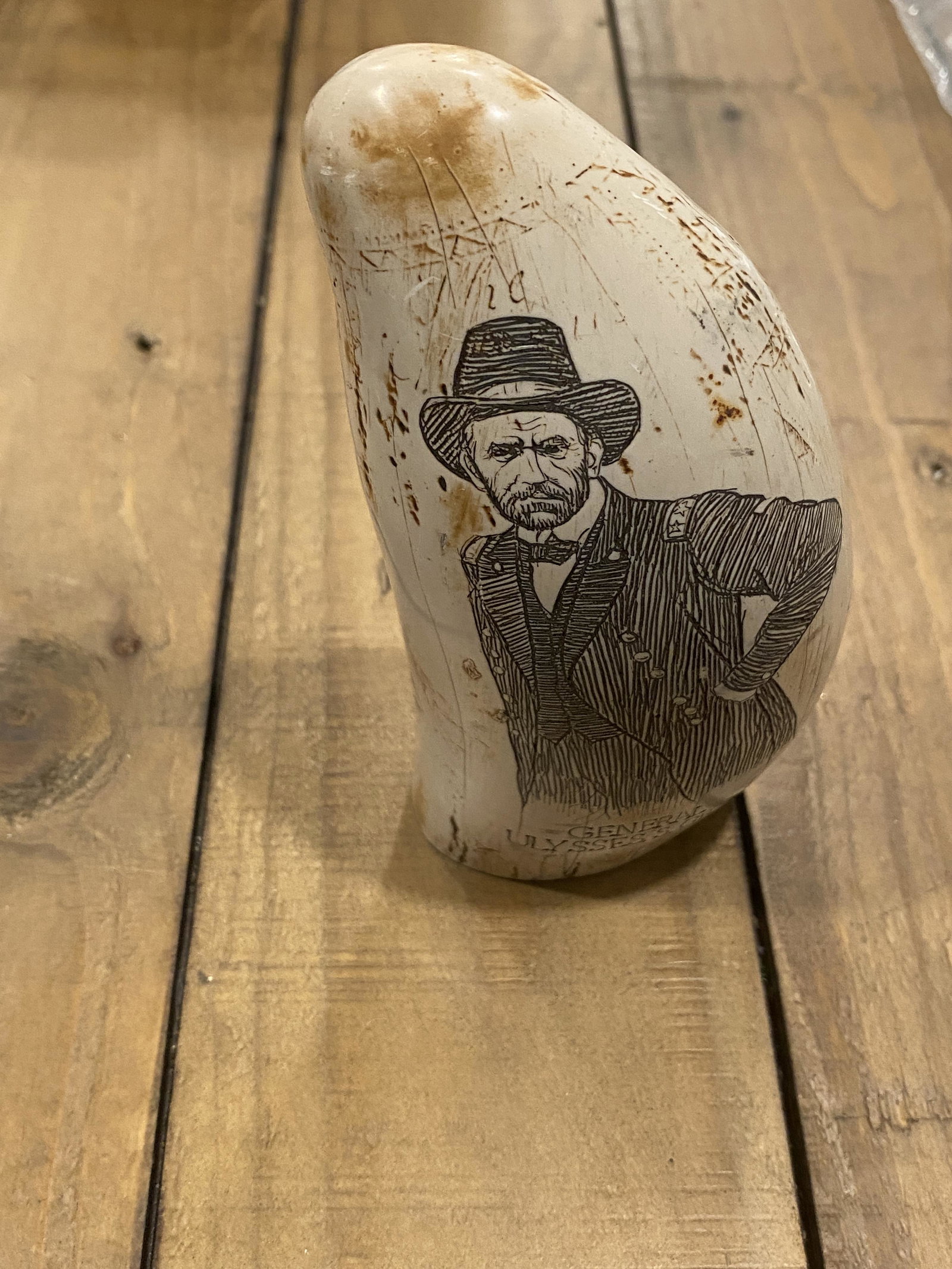 CIVIL WAR GENERAL ULYSSES S. GRANT SCHRIMSHAW WHALE: CIVIL WAR GENERAL ULYSSES S. GRANT SCHRIMSHAW WHALE TOOTH. IN GOOD OVERALL SHAPE AND CONDITION. PLEASE VIEW ALL DETAILED PICTURES. A GREAT FIND AND AN EXCELLENT ADDITION TO YOUR COLLECTION.