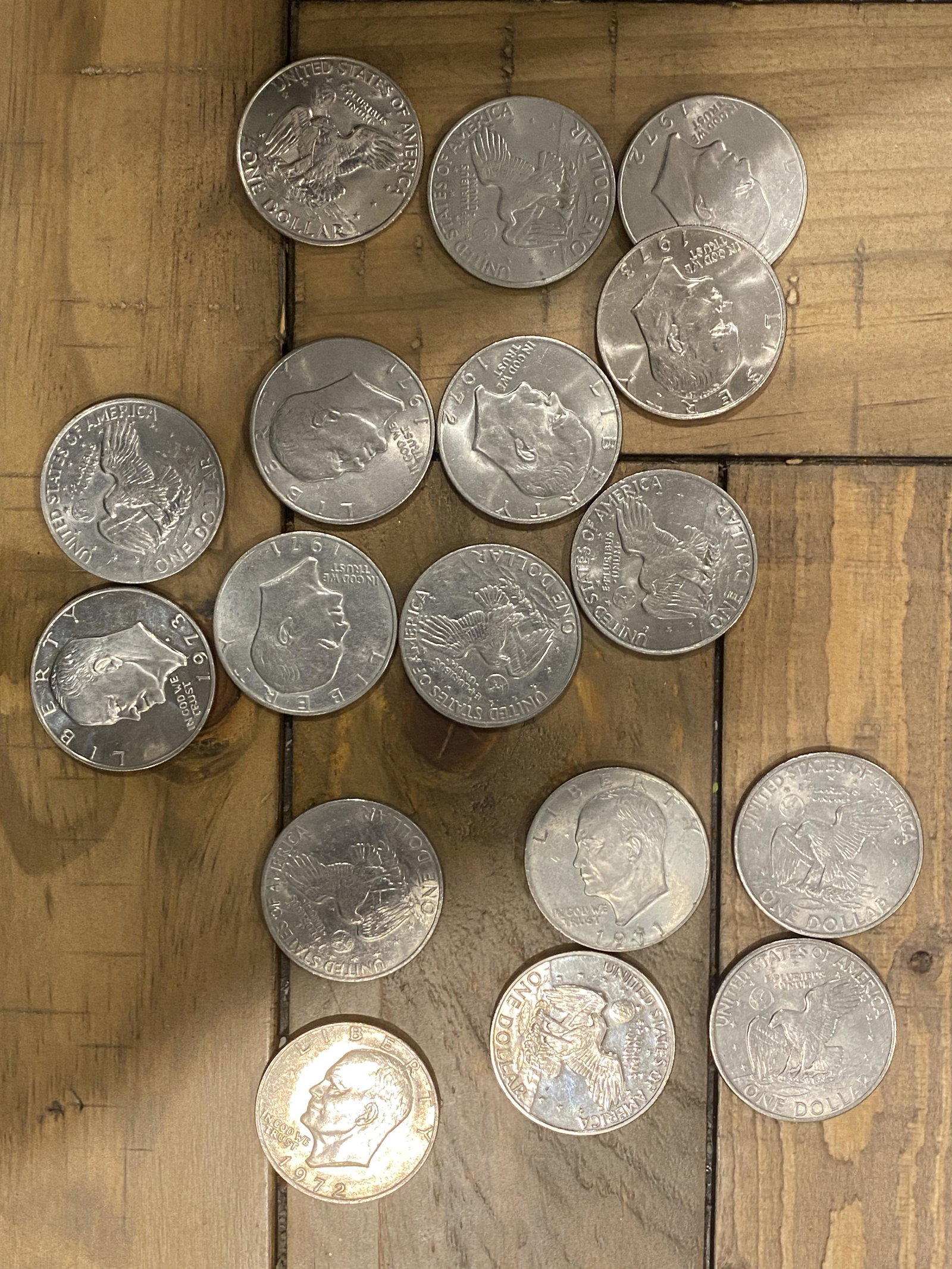 COLLECTION LOT OF U.S. CURRENCY: COLLECTION LOT OF U.S. CURRENCY. PLEASE VIEW ALL DETAILED PICTURES. A GREAT FIND AND AN EXCELLENT ADDITION TO YOUR COLLECTION.