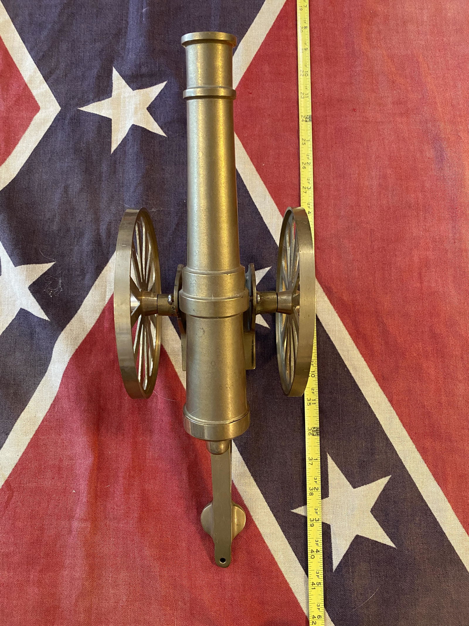 RARE EARLY CIVIL WAR TYPE TOY CANNON: RARE EARLY CIVIL WAR TYPE TOY CANNON. IN MINT OVERALL SHAPE AND CONDITION. A GREAT FIND AND AN EXCELLENT ADDITION TO YOUR COLLECTION.
