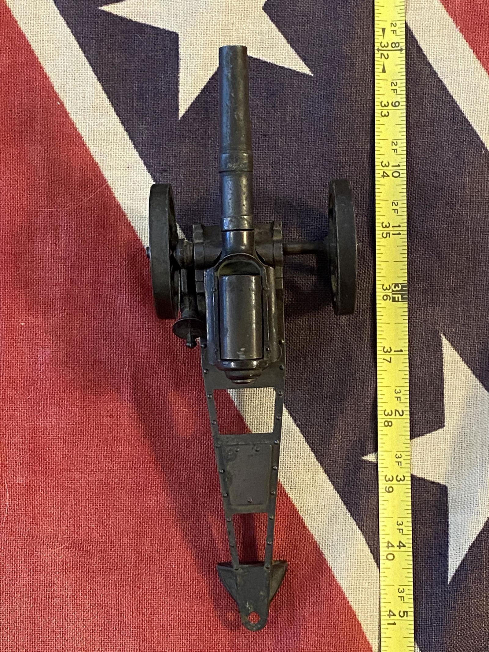 RARE EARLY CIVIL WAR TYPE TOY CANNON: RARE EARLY CIVIL WAR TYPE TOY CANNON. IN MINT OVERALL SHAPE AND CONDITION. A GREAT FIND AND AN EXCELLENT ADDITION TO YOUR COLLECTION.