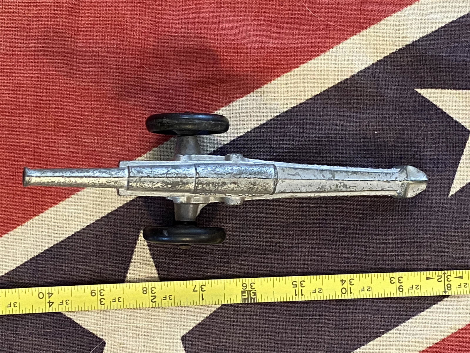 RARE EARLY CIVIL WAR TYPE TOY CANNON: RARE EARLY CIVIL WAR TYPE TOY CANNON. IN MINT OVERALL SHAPE AND CONDITION. A GREAT FIND AND AN EXCELLENT ADDITION TO YOUR COLLECTION.