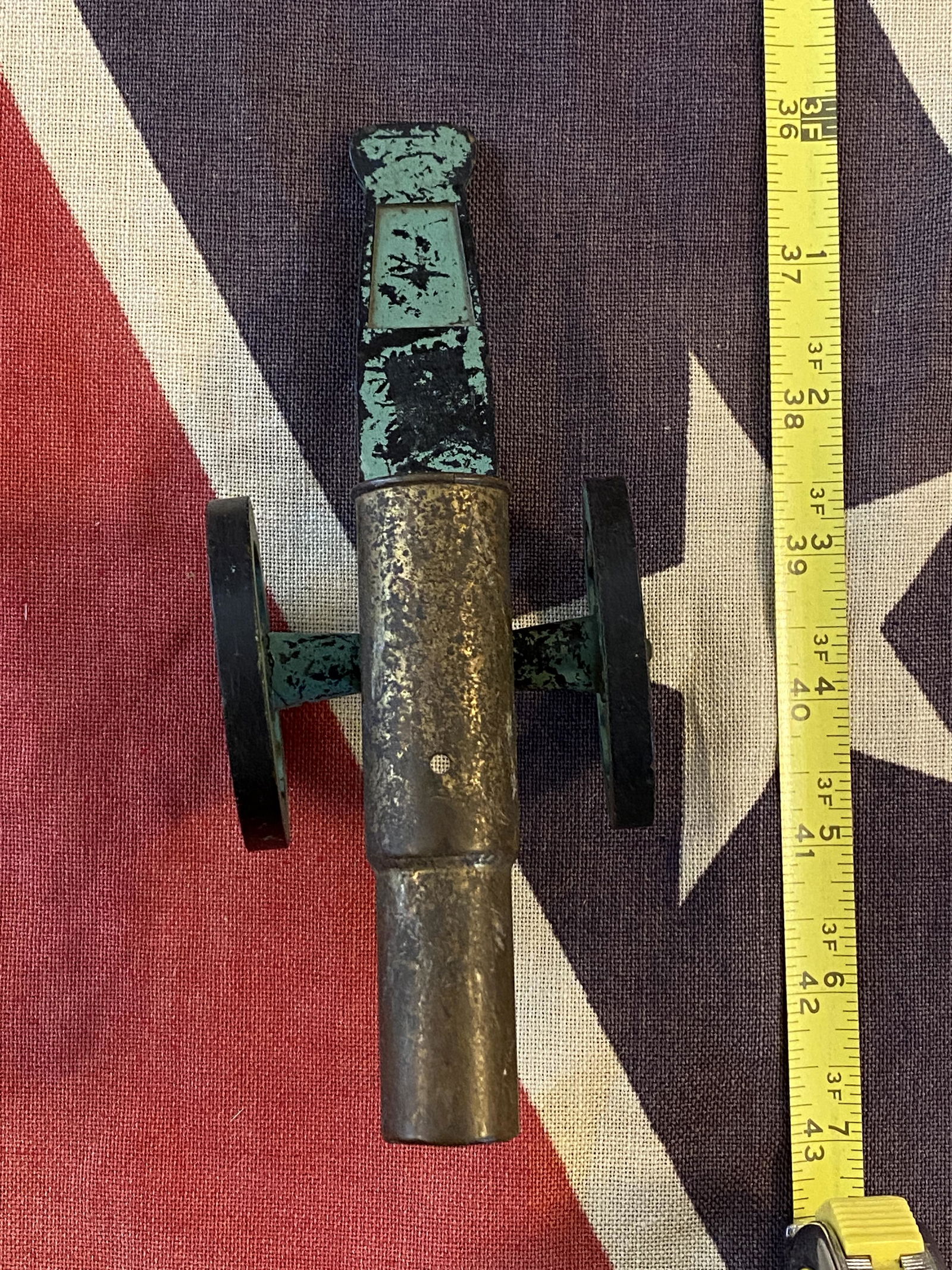 RARE EARLY CIVIL WAR TYPE TOY CANNON: RARE EARLY CIVIL WAR TYPE TOY CANNON. IN MINT OVERALL SHAPE AND CONDITION. A GREAT FIND AND AN EXCELLENT ADDITION TO YOUR COLLECTION.