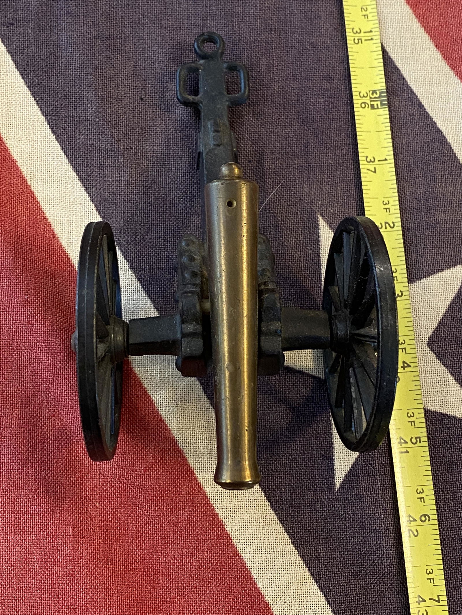 RARE EARLY CIVIL WAR TYPE TOY CANNON: RARE EARLY CIVIL WAR TYPE TOY CANNON. IN MINT OVERALL SHAPE AND CONDITION. A GREAT FIND AND AN EXCELLENT ADDITION TO YOUR COLLECTION.