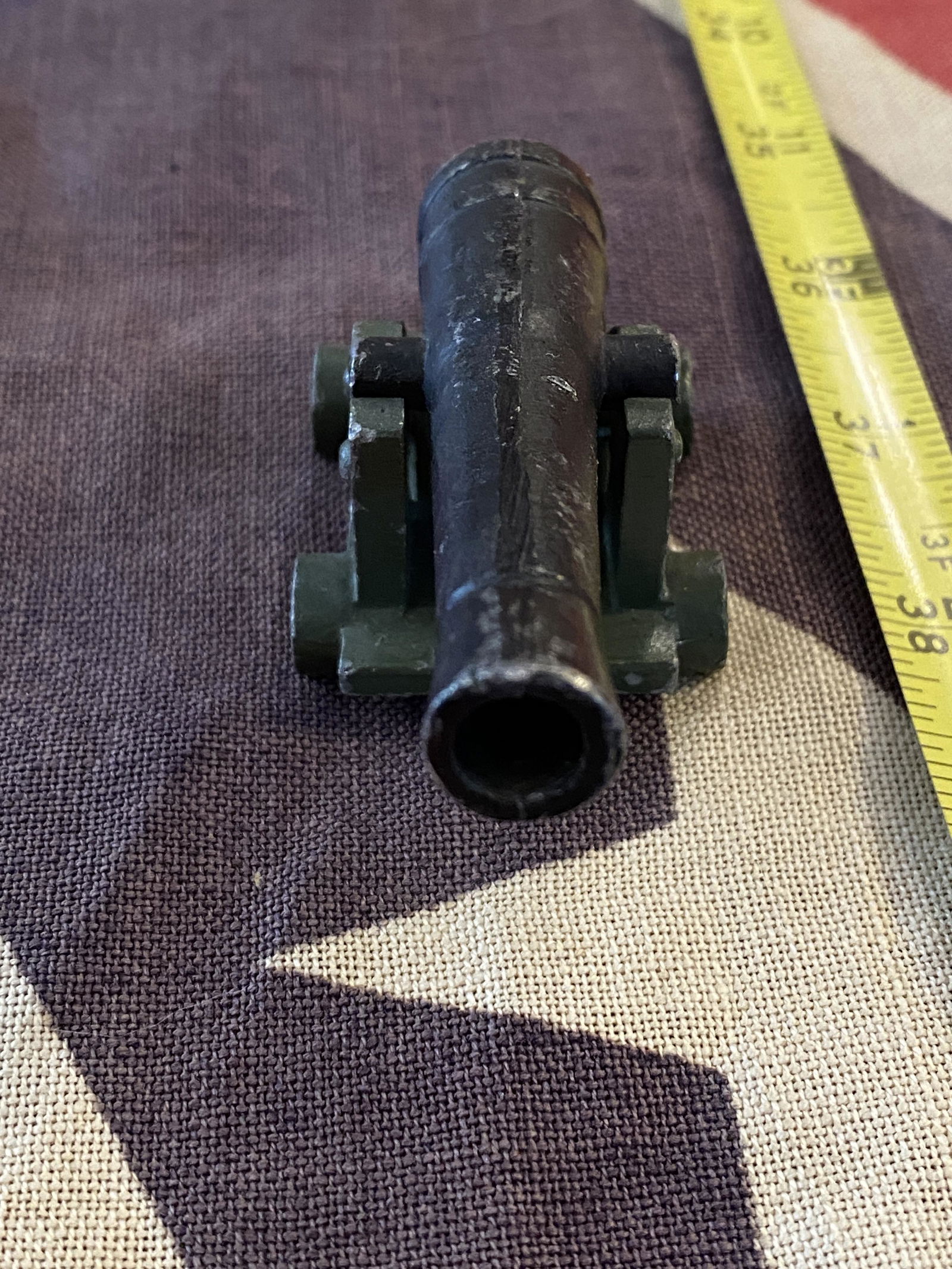 RARE EARLY CIVIL WAR TYPE TOY CANNON: RARE EARLY CIVIL WAR TYPE TOY CANNON. IN MINT OVERALL SHAPE AND CONDITION. A GREAT FIND AND AN EXCELLENT ADDITION TO YOUR COLLECTION.