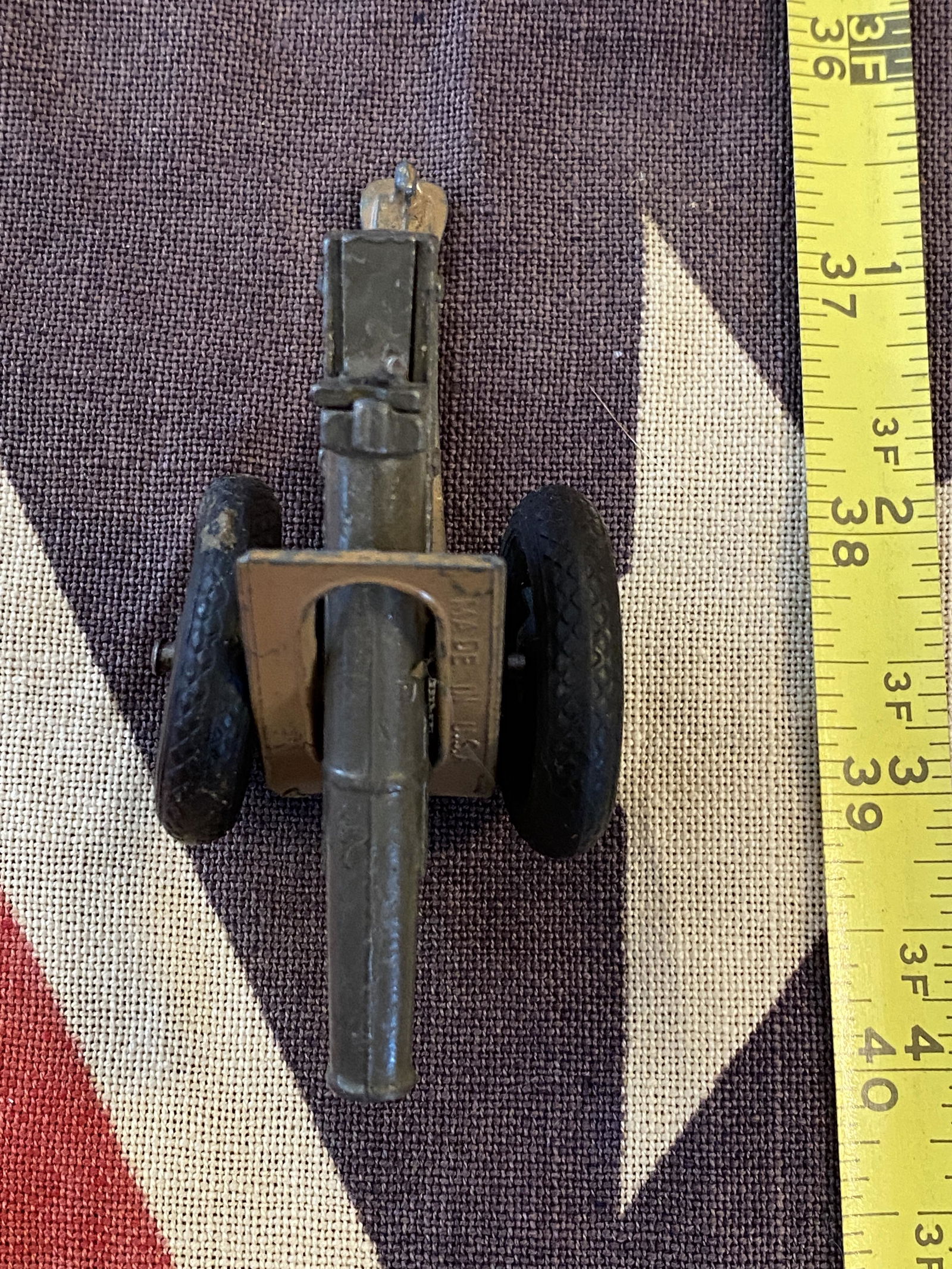 RARE EARLY CIVIL WAR TYPE TOY CANNON: RARE EARLY CIVIL WAR TYPE TOY CANNON. IN MINT OVERALL SHAPE AND CONDITION. A GREAT FIND AND AN EXCELLENT ADDITION TO YOUR COLLECTION.