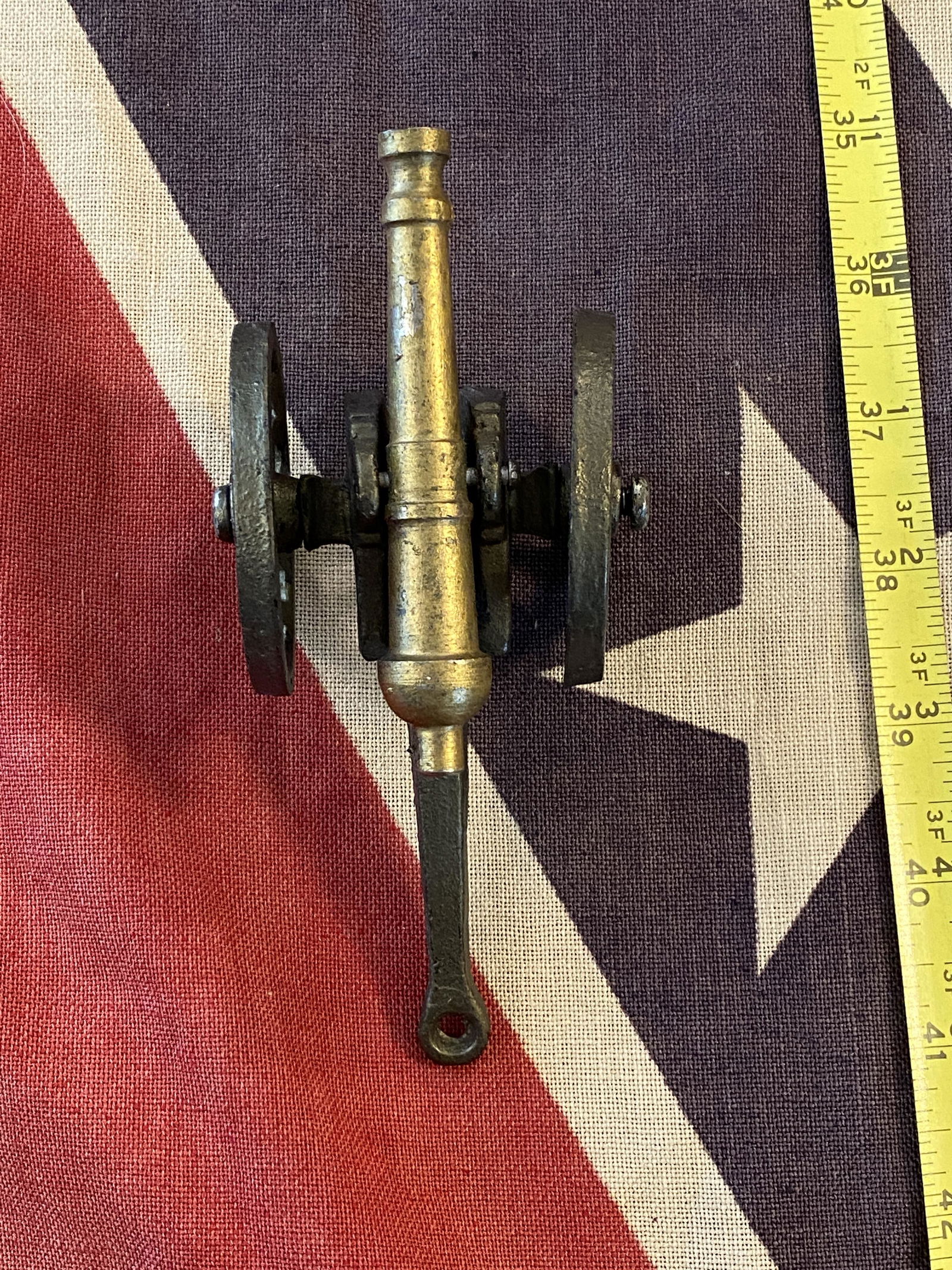 RARE EARLY CIVIL WAR TYPE TOY CANNON: RARE EARLY CIVIL WAR TYPE TOY CANNON. IN MINT OVERALL SHAPE AND CONDITION. A GREAT FIND AND AN EXCELLENT ADDITION TO YOUR COLLECTION.