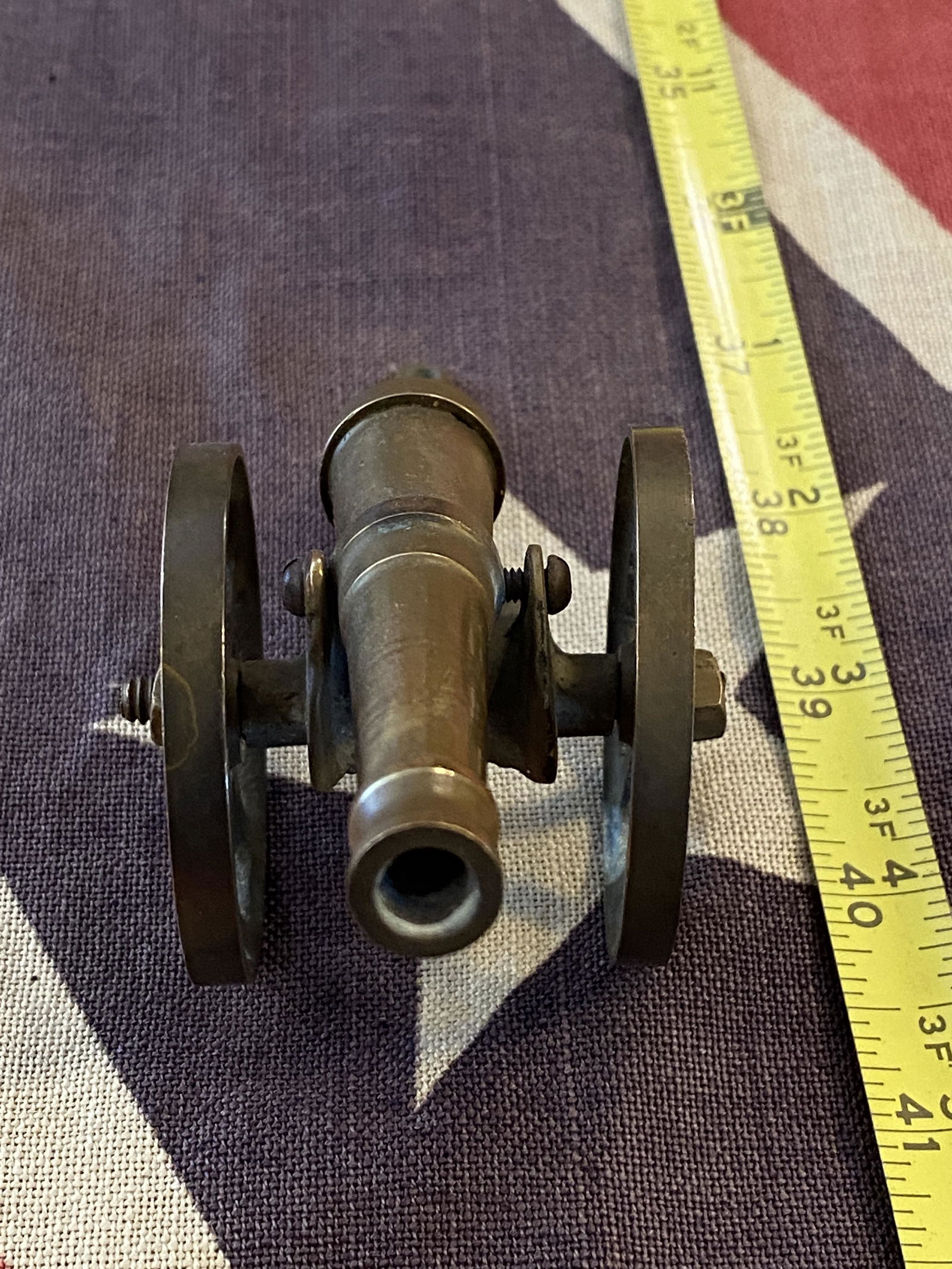 RARE EARLY CIVIL WAR TYPE TOY CANNON: RARE EARLY CIVIL WAR TYPE TOY CANNON. IN MINT OVERALL SHAPE AND CONDITION. A GREAT FIND AND AN EXCELLENT ADDITION TO YOUR COLLECTION.