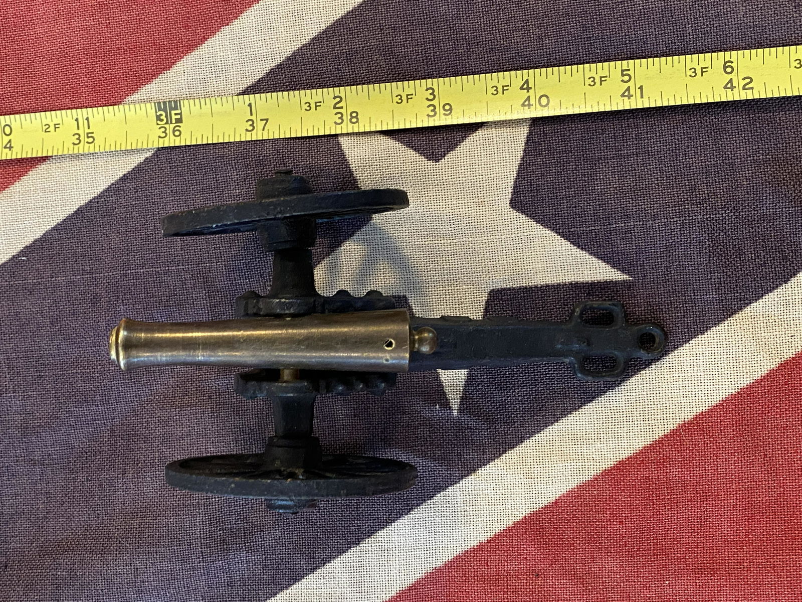 RARE EARLY CIVIL WAR TYPE TOY CANNON: RARE EARLY CIVIL WAR TYPE TOY CANNON. IN MINT OVERALL SHAPE AND CONDITION. A GREAT FIND AND AN EXCELLENT ADDITION TO YOUR COLLECTION.