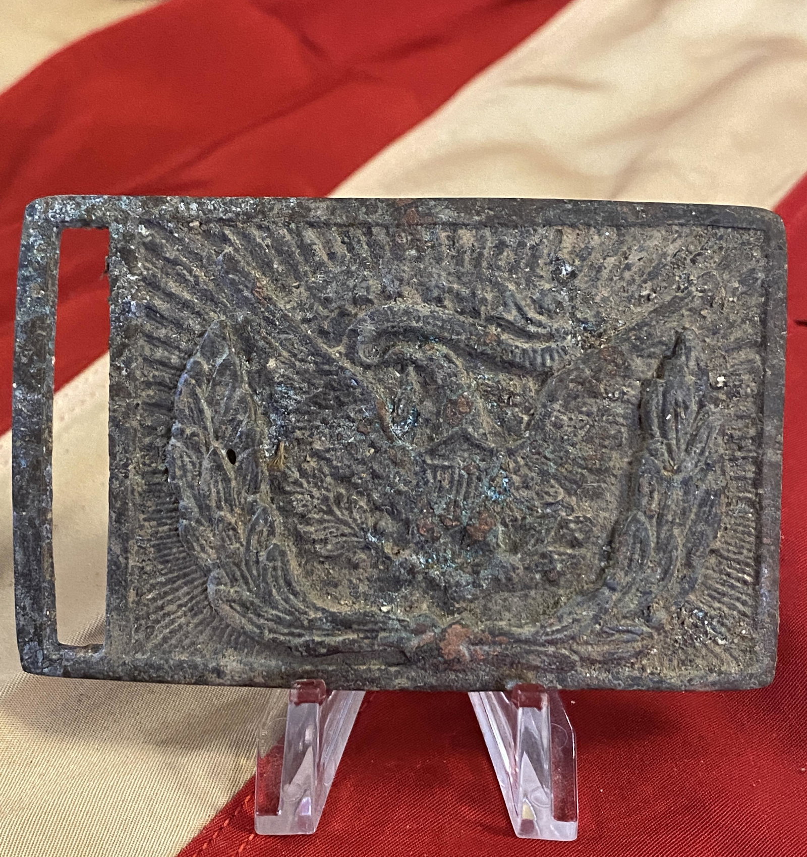 RARE CIVIL WAR OFFICERS BELT BUCKLE: RARE CIVIL WAR OFFICERS BELT BUCKLE. IN GOOD OVERALL SHAPE AND CONDITION WITH A BEAUTIFUL OVERALL PATINA. PLEASE VIEW ALL DETAILED PICTURES. A GREAT FIND AND AN EXCELLENT ADDITION TO YOUR COLLECTION.