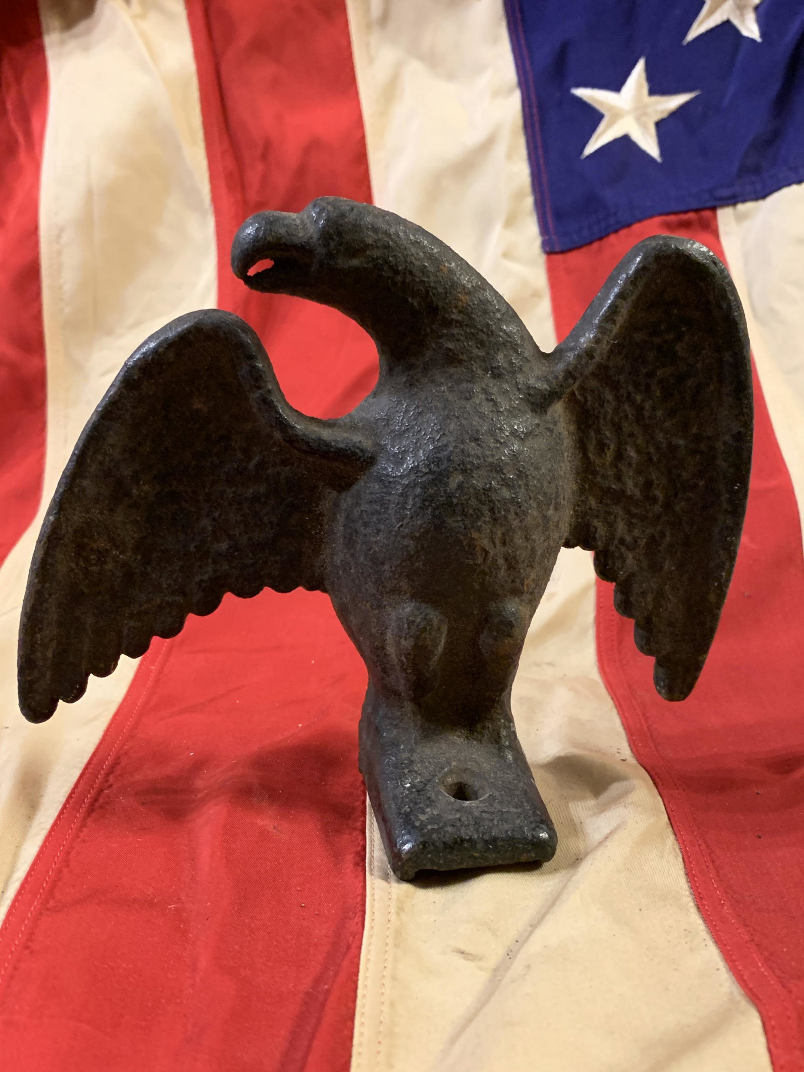 ANTIQUE CIVIL WAR CONFEDERATE BUILDING EAGLE PLAQUE: ANTIQUE CIVIL WAR CONFEDERATE BUILDING EAGLE PLAQUE. IN GOOD OVERALL SHAPE AND CONDITION WITH A BEAUTIFUL OVERALL PATINA. A GREAT FIND AND AN EXCELLENT ADDITION TO YOUR COLLECTION.