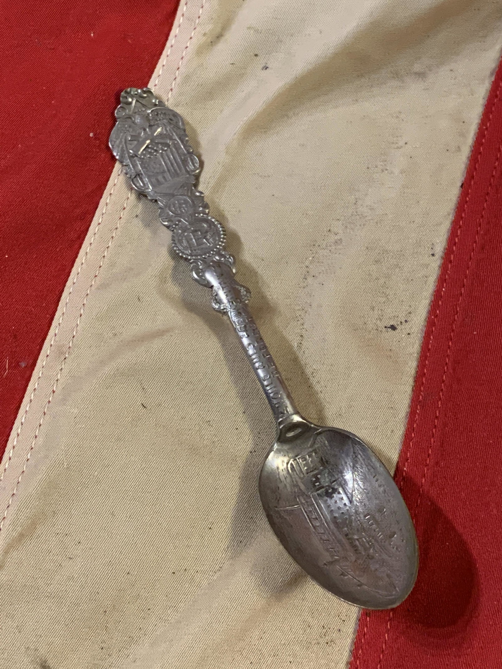 RARE CIVIL CONFEDERATE VETERANS SOUVENIR SPOON: RARE CIVIL CONFEDERATE VETERANS SOUVENIR SPOON. A GREAT FIND AND AN EXCELLENT ADDITION TO YOUR COLLECTION.