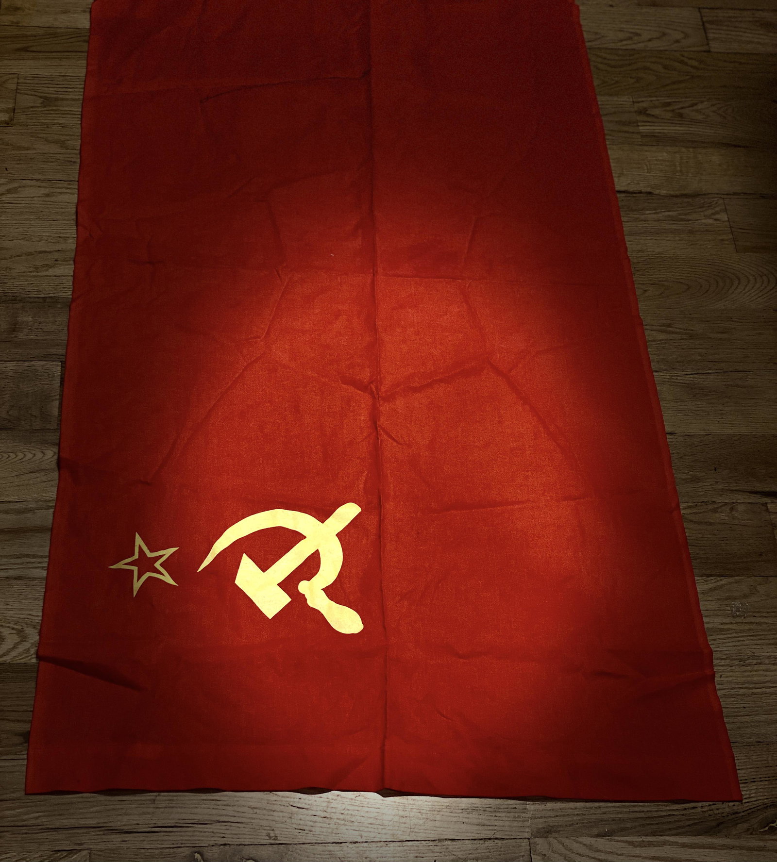 RARE WW2 SOVIET RUSSIAN FLAG: RARE WW2 SOVIET RUSSIAN FLAG. IN GOOD OVERALL SHAPE AND CONDITION. PLEASE VIEW ALL DETAILED PICTURES. A GREAT FIND AND AN EXCELLENT ADDITION TO YOUR COLLECTION.