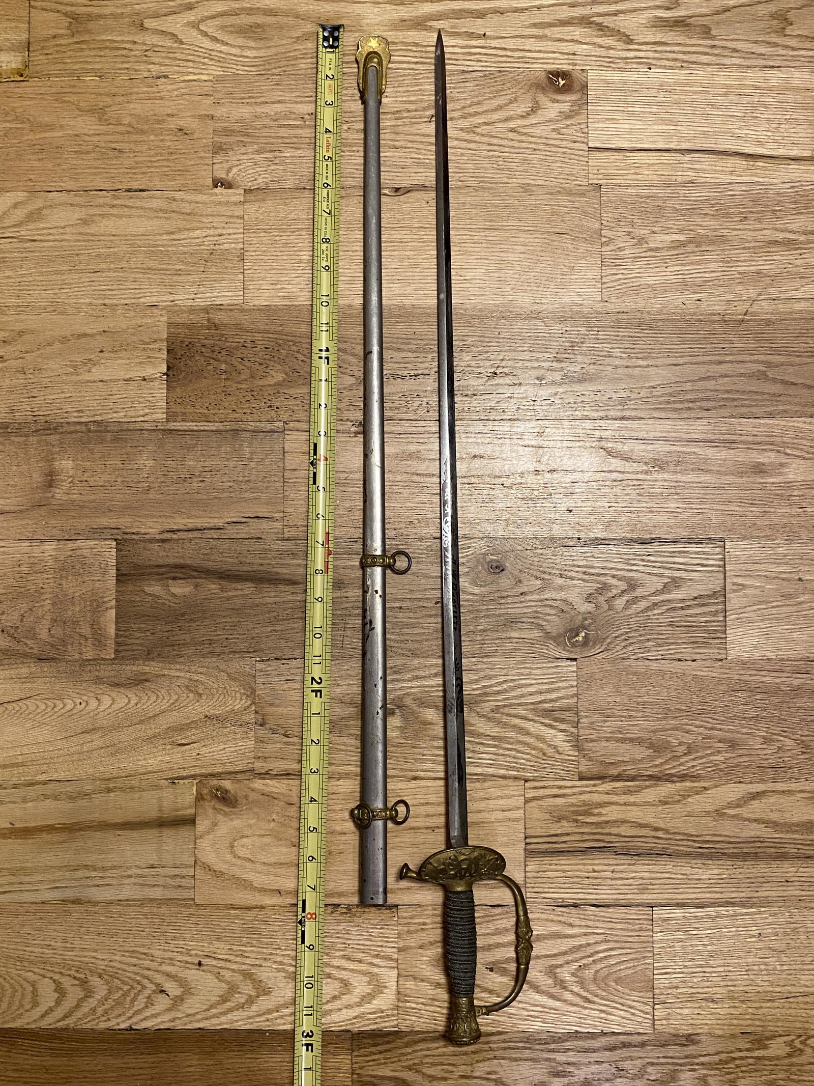 RARE CIVIL WAR GAR VETERANS DRESS SWORD: RARE CIVIL WAR GAR VETERANS DRESS SWORD. COMES WITH THE ORIGINAL SCABBARD. IN MINT OVERALL SHAPE AND CONDITION WITH A BEAUTIFUL OVERALL PATINA. A GREAT FIND AND AN EXCELLENT ADDITION TO YOUR COLLECTIO