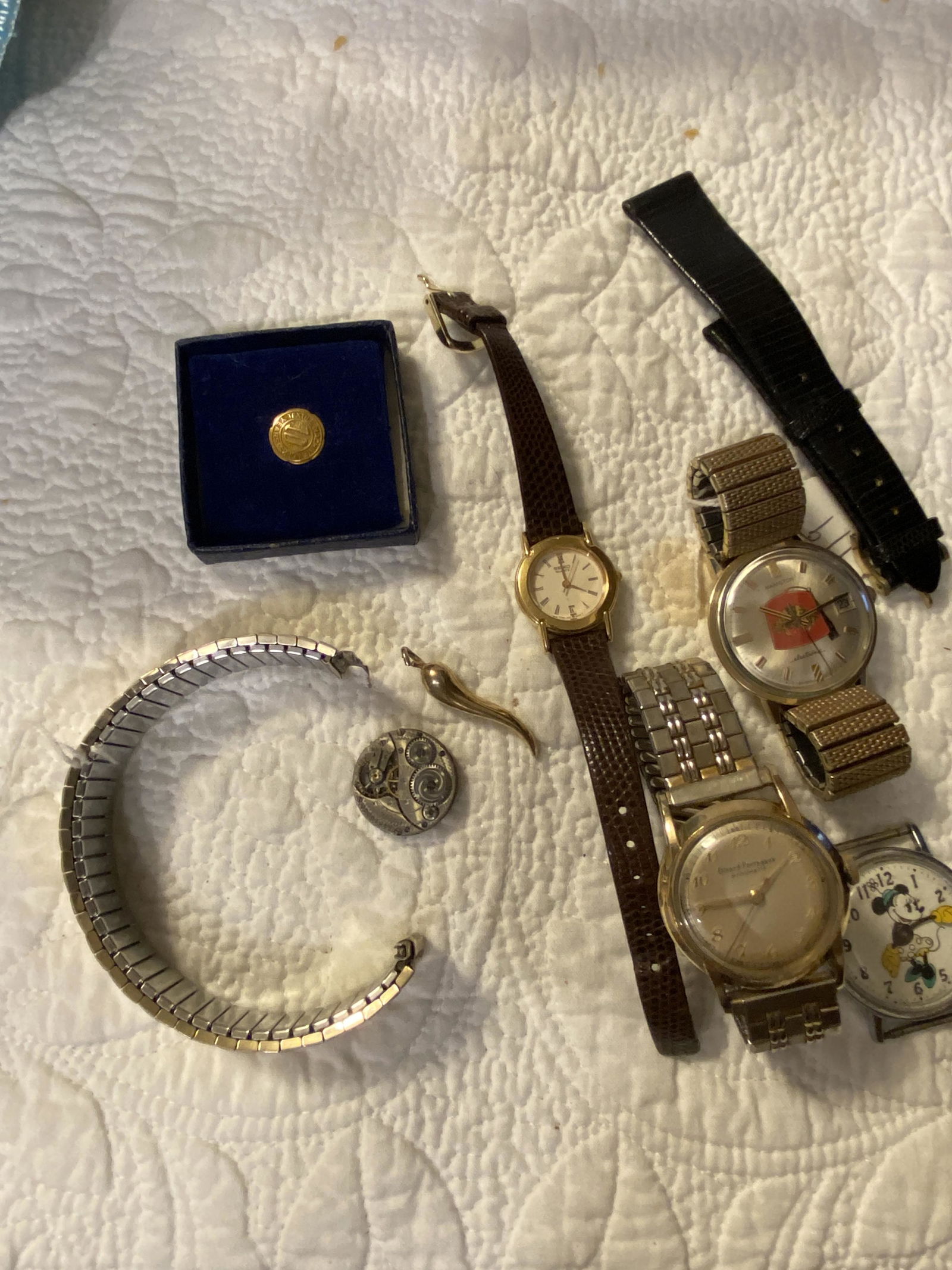 HIGH GRADE LOT OF WATCHES - GIRARD PERREGAUX, HIMILTON,: HIGH GRADE LOT OF WATCHES - GIRARD PERREGAUX, HIMILTON, MICKEY MOUSE WATCH, ETC. PLEASE VIEW ALL DETAILED PICTURES. SOLD AS FOUND AT AN ESTATE. A GREAT FIND AND AN EXCELLENT ADDITION TO YOUR COLLECTIO