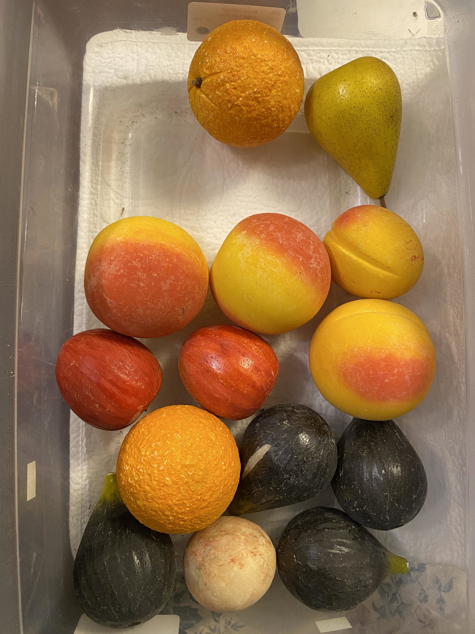 VINTAGE LOT OF (14) MARBLE FUIT BALL FRUITS: VINTAGE LOT OF (14) MARBLE FUIT BALL FRUITS. IN MINT OVERALL SHAPE AND CONITION. THESE LOOK REAL. VERY WELL DETAILED MADE. PLEASE VIEW ALL DETAILED PICTURES. A GREAT FIND AND AN EXCELLENT ADDITION TO 