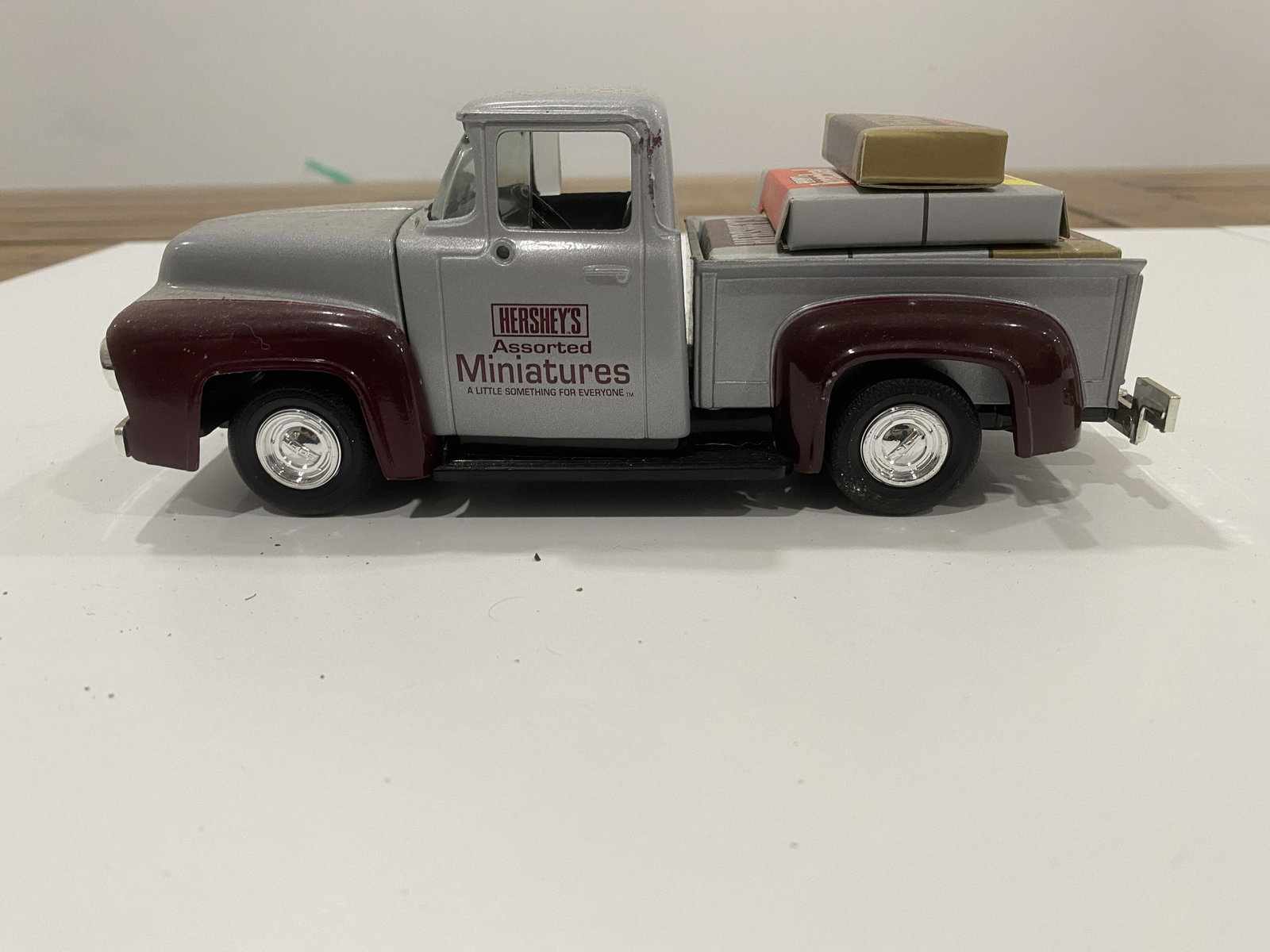 LIBERTY CLASSICS HERSHEY CHOCOLATE TOY CAR: LIBERTY CLASSICS HERSHEY CHOCOLATE TOY CAR. LIMITED EDITION. A GREAT FIND AND AN EXCELLENT ADDITION TO YOUR COLLECTION.