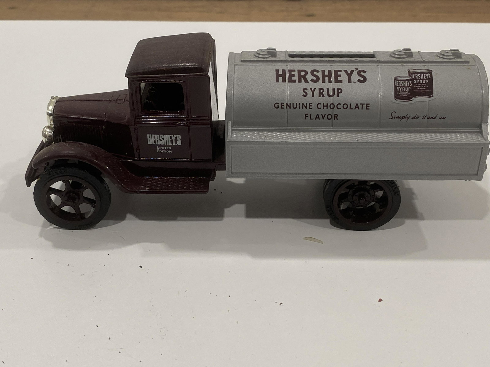 LIBERTY CLASSICS HERSHEY CHOCOLATE TOY CAR: LIBERTY CLASSICS HERSHEY CHOCOLATE TOY CAR. LIMITED EDITION. A GREAT FIND AND AN EXCELLENT ADDITION TO YOUR COLLECTION.