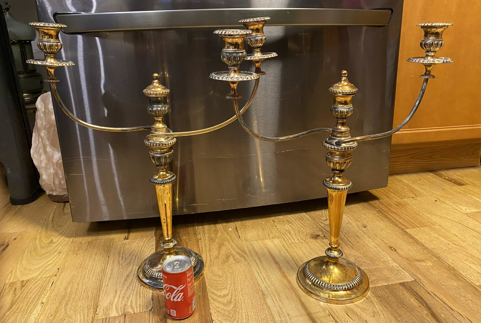 ANTIQUE PAIR OF (2) TABLE CANDELABRAS: ANTIQUE PAIR OF (2) TABLE CANDELABRAS. IN MINT OVERALL SHAPE AND CONDITION. COMES FROM A HUGE ESTATE. PLEASE VIEW ALL DETAILED PICTURES. A GREAT FIND AND AN EXCELLENT ADDITION TO YOUR COLLECTION.