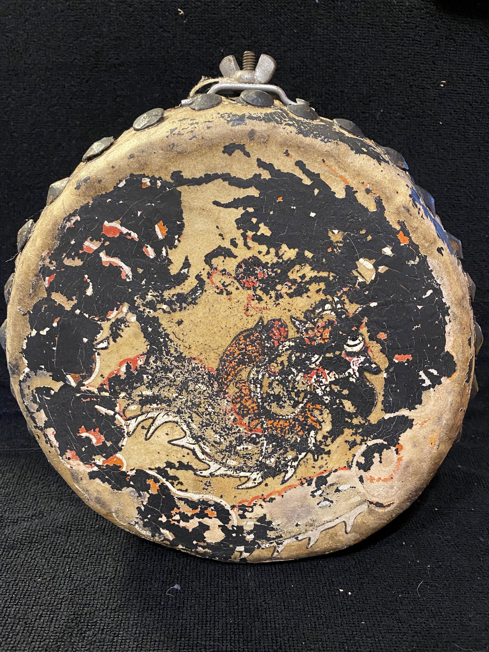 ANTIQUE NATIVE AMERICAN HAND-MADE DRUM: ANTIQUE NATIVE AMERICAN HAND-MADE DRUM. IN GOOD OVERALL SHAPE AND CONDITON. PLEASE VIEW ALL DETAILED PICTURES. A GREAT FIND AND AN EXCELLENT ADDITION TO YOUR COLLECTION.