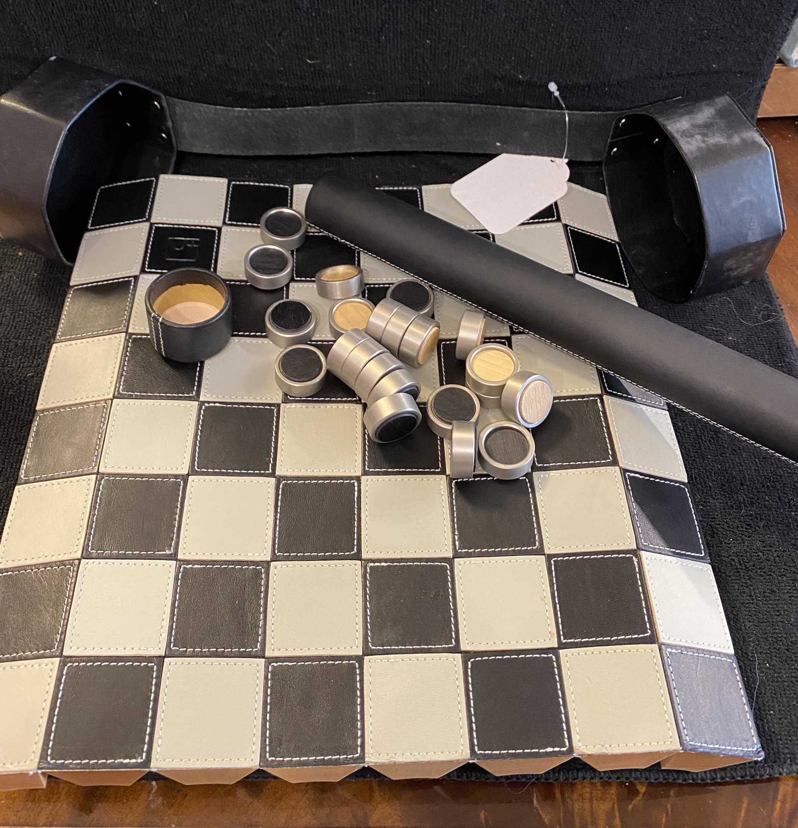 TRAVELING RETRACTABLE COMPLETE CHESS SET: TRAVELING RETRACTABLE COMPLETE CHESS SET. A GREAT SET FOR TRAVEL USE.