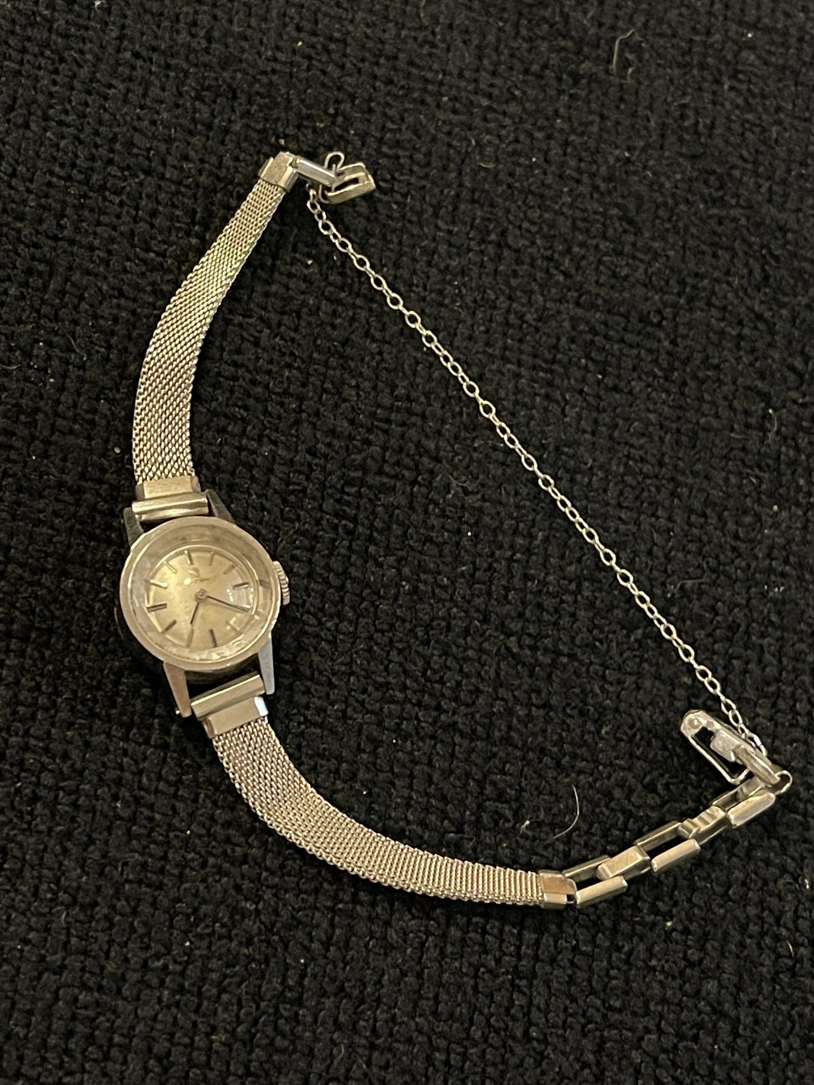 VINTAGE OMEGA LADIES COCKTAIL WATCH: VINTAGE OMEGA LADIES COCKTAIL WATCH. VERY UNIQUE. WORKS AND KEEPS TIME. PLEASE VIEW ALL DETAILED PICTURES. A GREAT FIND AND AN EXCELLENT ADDITION TO YOUR COLLECTION.