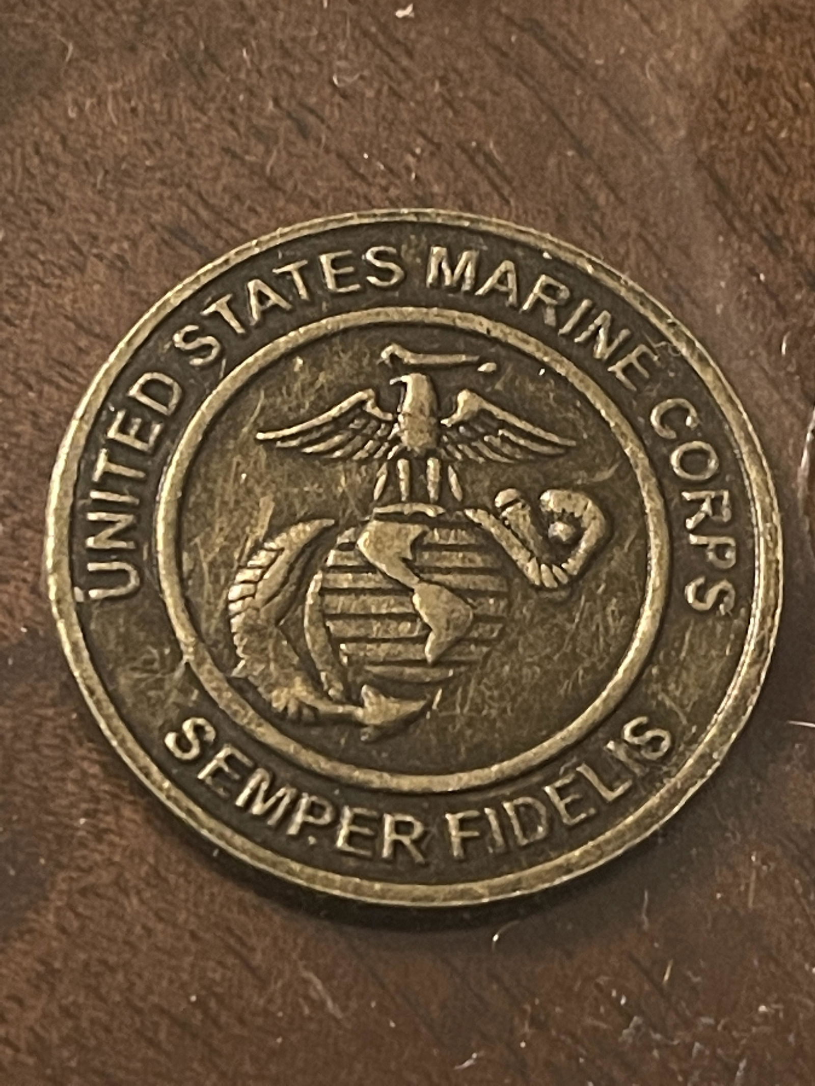 RARE WW2 US MARINES CORPS SEMPER FIDELIS TOYS FOR TOTS: RARE WW2 US MARINES CORPS SEMPER FIDELIS TOYS FOR TOTS COIN. IN GOOD OVERALL SHAPE AND CONDITION. A GREAT FIND AND AN EXCELLENT ADDITION TO YOUR COLLECTION.