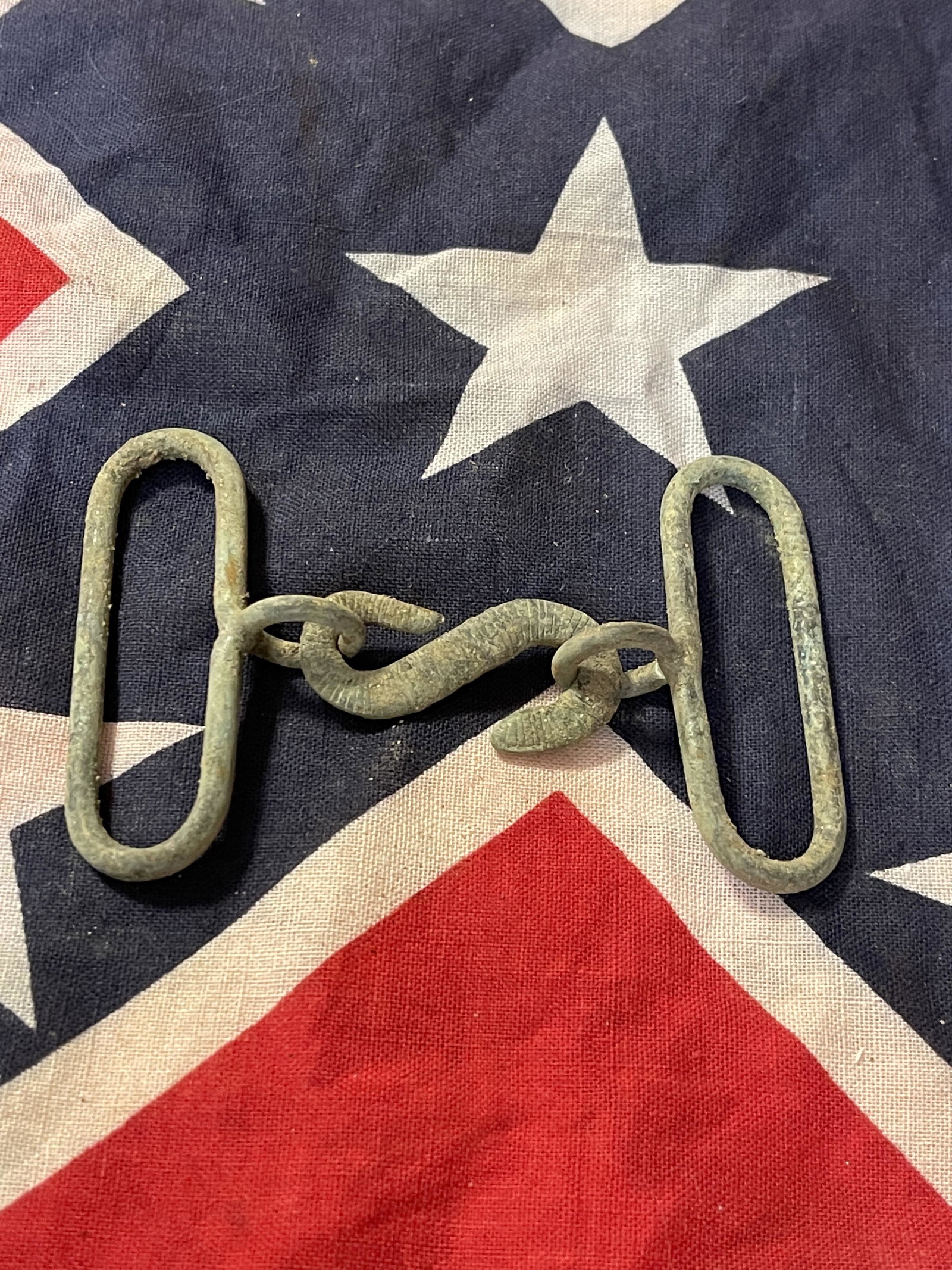 CIVIL WAR CONFEDERATE SNAKE (2) PIECE BELT BUCKLE: CIVIL WAR CONFEDERATE SNAKE (2) PIECE BELT BUCKLE. IN MINT OVERALL SHAPE AND CONDITION WITH A BEAUTIFUL OVERALL PATINA. HAS A GREAT LOOK TO IT WITH AN EXCELLENT OVERALL EYE APPEAL. PLEASE VIEW ALL DET