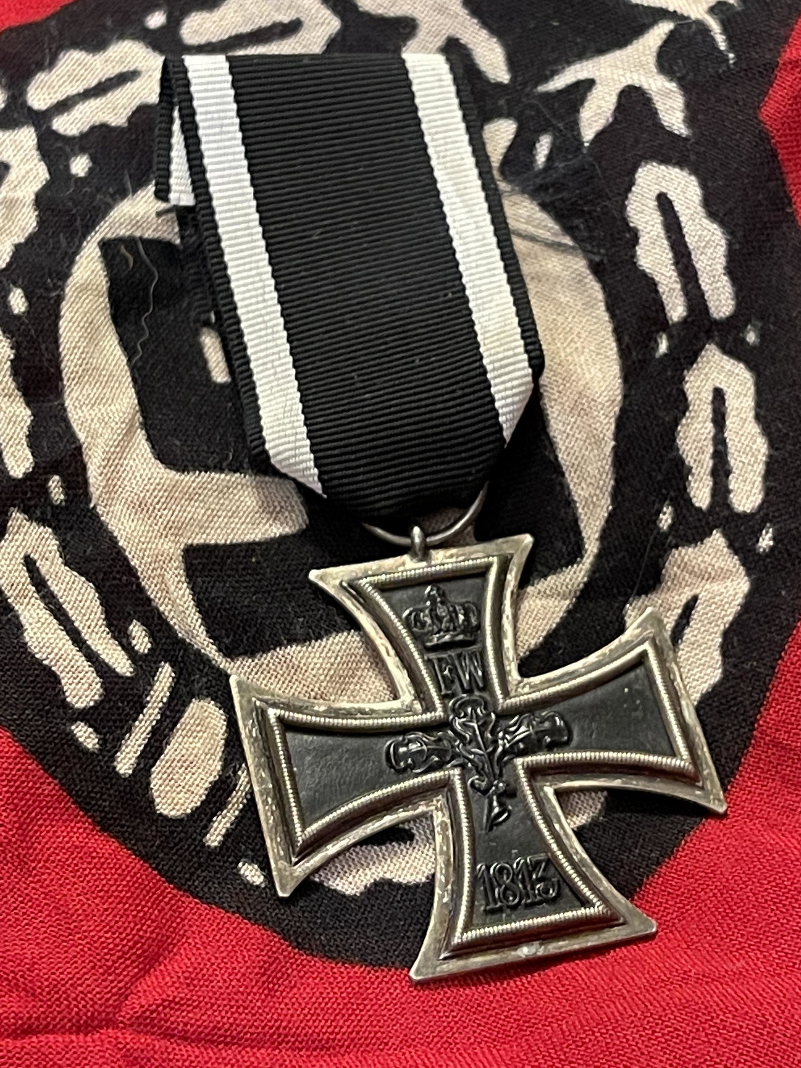 WW1 GERMAN PRUSSIAN IRON CROSS MEDAL: WW1 GERMAN PRUSSIAN IRON CROSS MEDAL. IN GOOD OVERALL SHAPE AND CONDITION WITH A BEAUTIFUL OVERALL PATINA. HAS A GREAT LOOK TO IT WITH AN EXCELLENT OVERALL EYE APPEAL. A GREAT FIND AND AN EXCELLENT AD