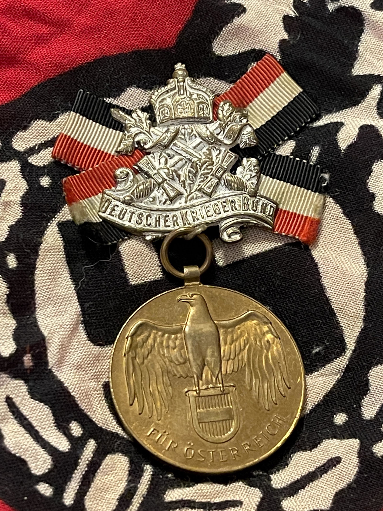 RARE WW1 GERMAN PRUSSIAN VETERANS MEDAL - COMPLETE: RARE WW1 GERMAN PRUSSIAN VETERANS MEDAL - COMPLETE. IN MINT OVERALL SHAPE AND CONDITION WITH A BEAUTIFUL OVERALL PATINA. HAS A GREAT LOOK TO IT WITH AN EXCELLENT OVERALL EYE APPEAL. PLEASE VIEW ALL DE
