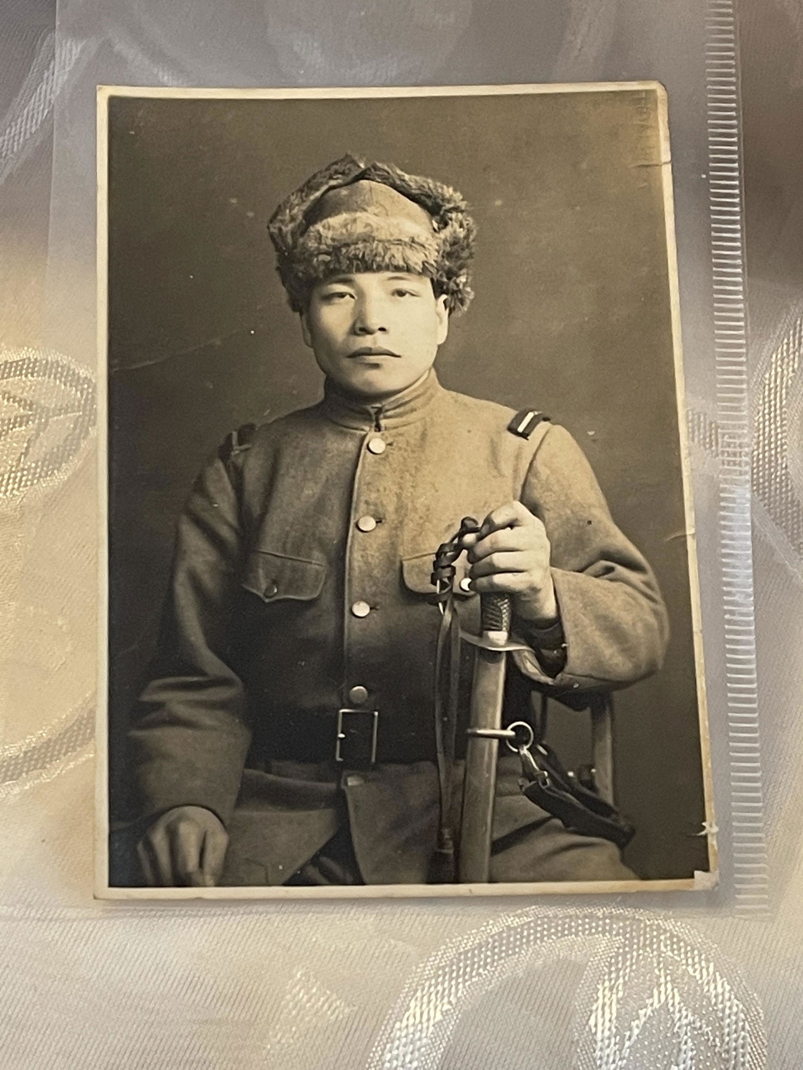 WW2 JAPANESE GENERAL WITH UNIFORM & SWORD PHOTO: WW2 JAPANESE GENERAL WITH UNIFORM & SWORD PHOTO. IN MINT OVERALL SHAPE AND CONDITION. A GREAT FIND AND AN EXCELLENT ADDITION TO YOUR COLLECTION.