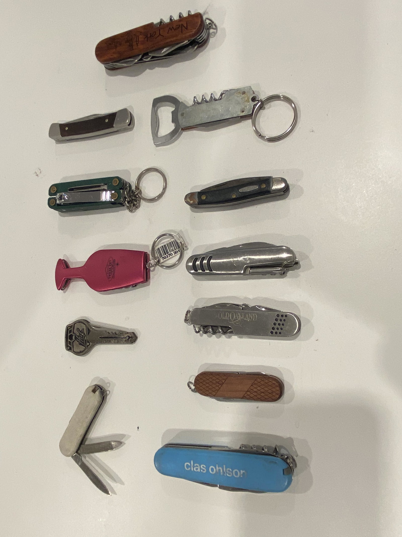 LOT OF (12) EDC POCKET KNIVES: LOT OF (12) EDC POCKET KNIVES. SOLD AS A LOT, ALL FOR ONE MONEY. PLEASE VIEW PICTURES.