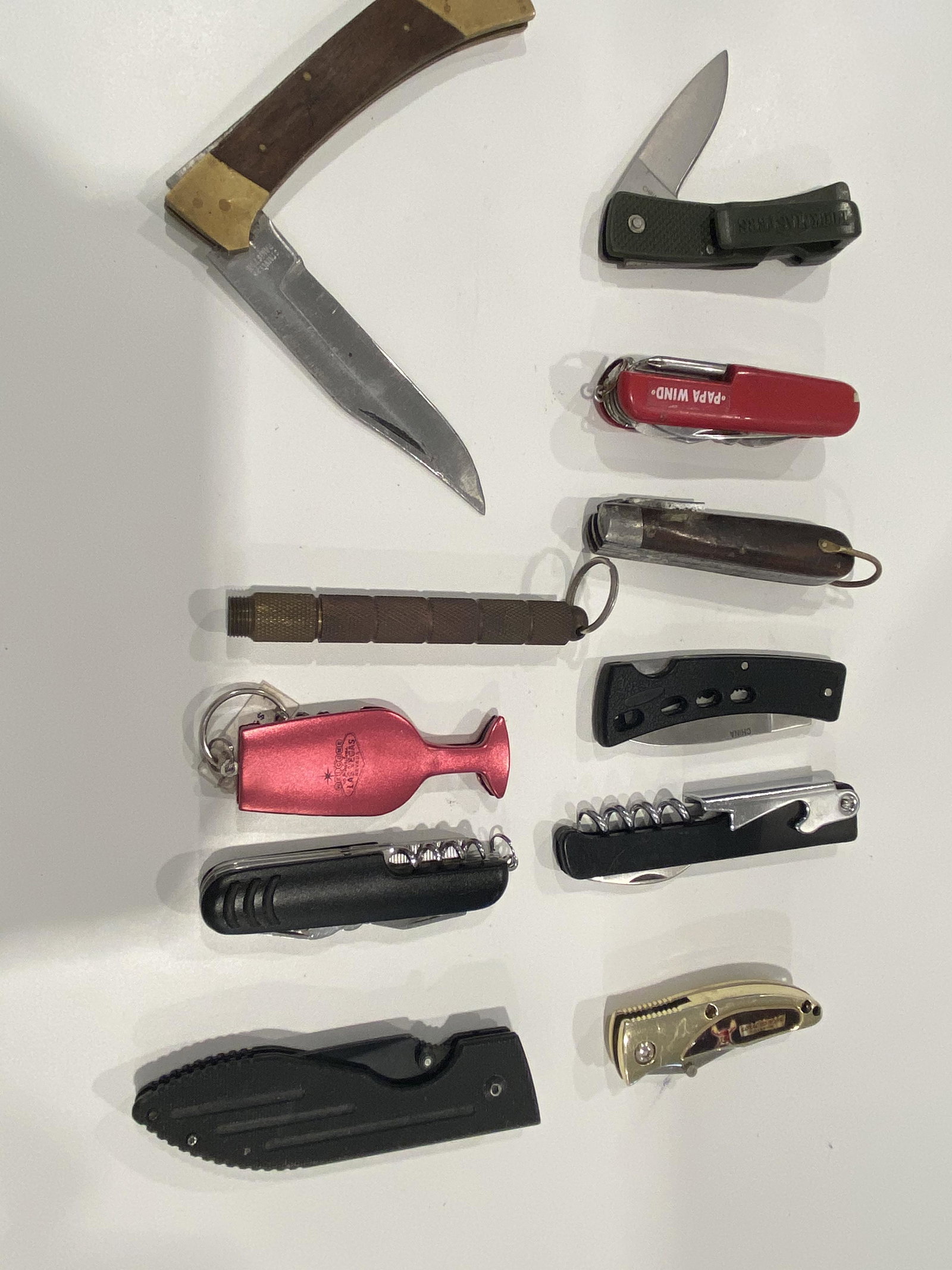 LOT OF (11) EDC POCKET KNIVES: LOT OF (11) EDC POCKET KNIVES. SOLD AS A LOT, ALL FOR ONE MONEY. PLEASE VIEW PICTURES.