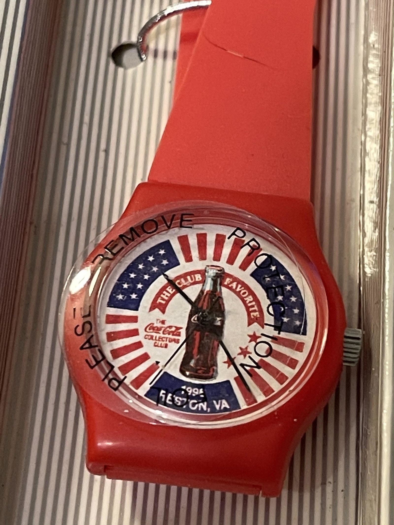 VINTAGE COCA COLA COLLECTORS WATCH: VINTAGE COCA COLA COLLECTORS WATCH
