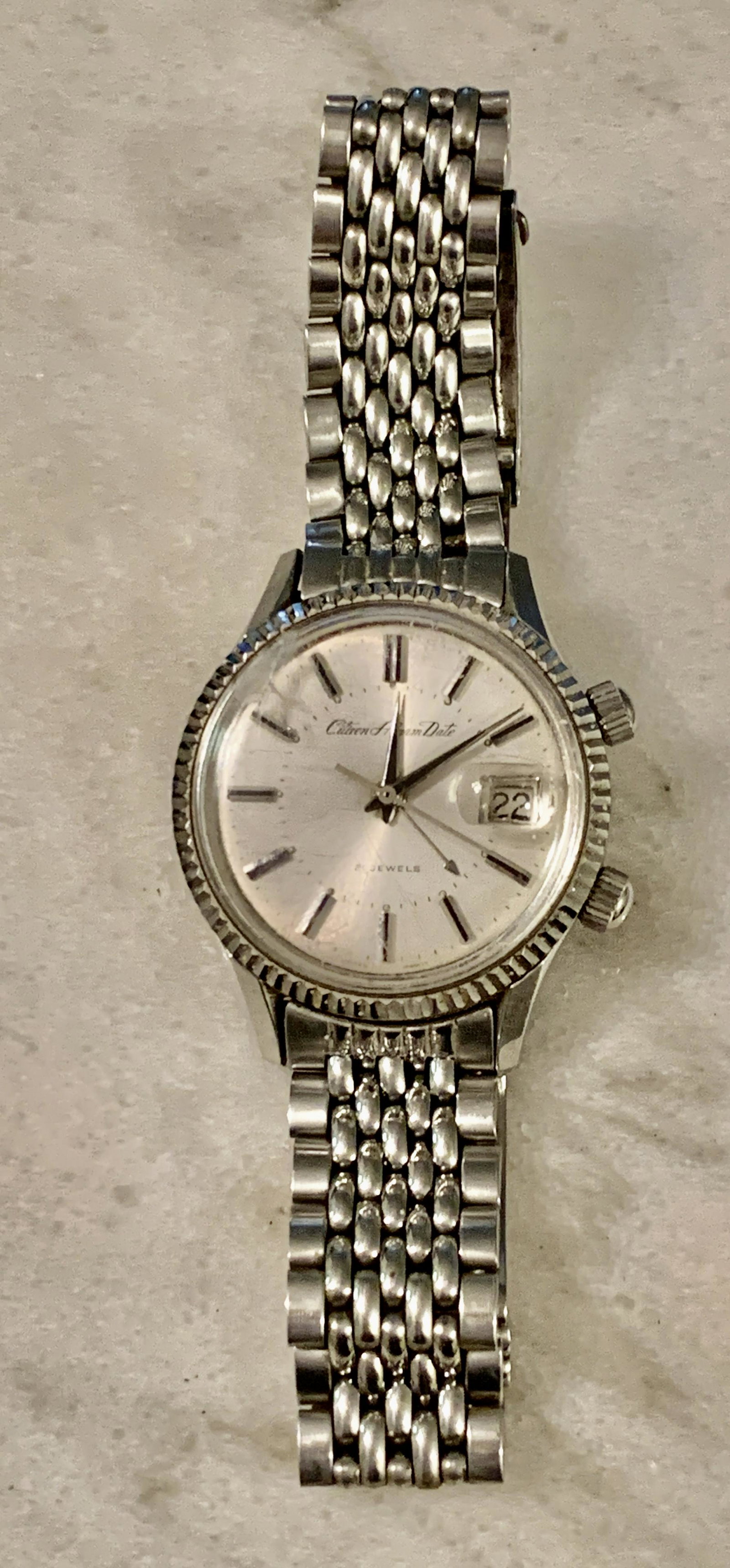 VINTAGE CITIZEN ALARM DATE MENS WATCH: VINTAGE CITIZEN ALARM DATE MENS WATCH. IN MINT OVERALL SHAPE AND CONDITION. HAS A GREAT LOOK TO IT WITH AN EXCELLENT OVERALL EYE APPEAL. THIS IS A SCARCE FIND. PLEASE VIEW PICTURES.