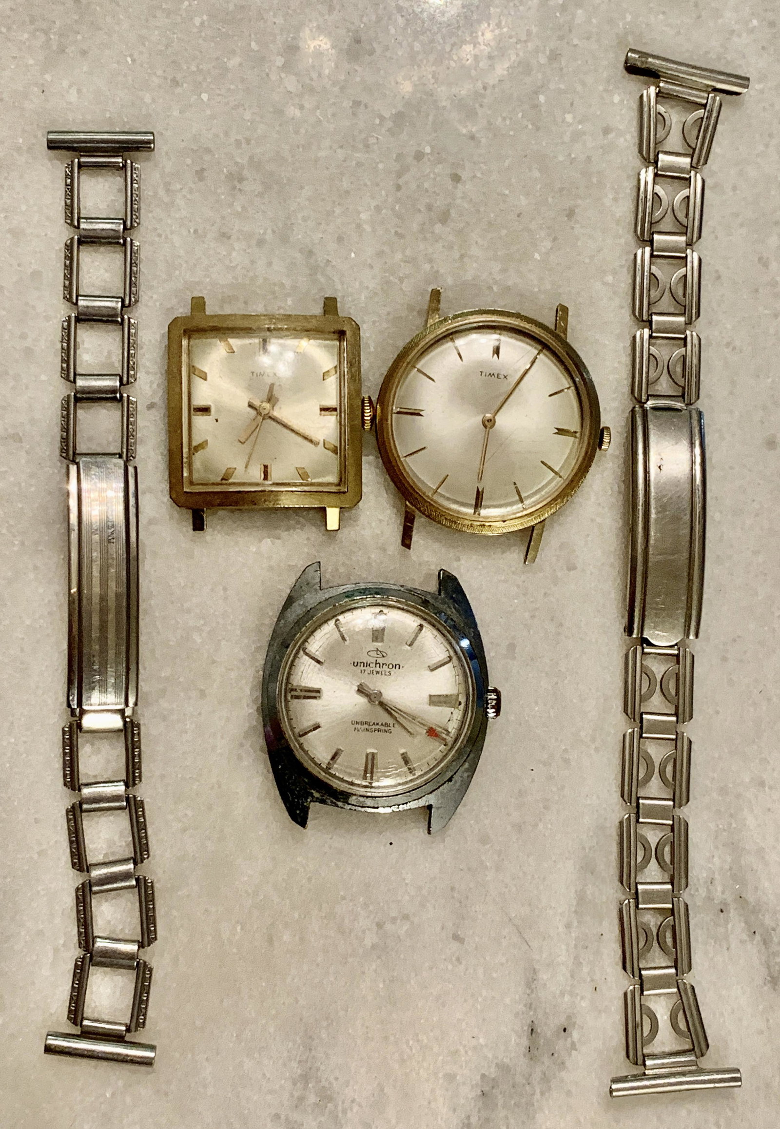 OLD VINTAGE COLLECTION LOT OF MENS WATCHES: OLD VINTAGE COLLECTION LOT OF MENS WATCHES. PLEASE VIEW ALL DETAILED PICTURES.