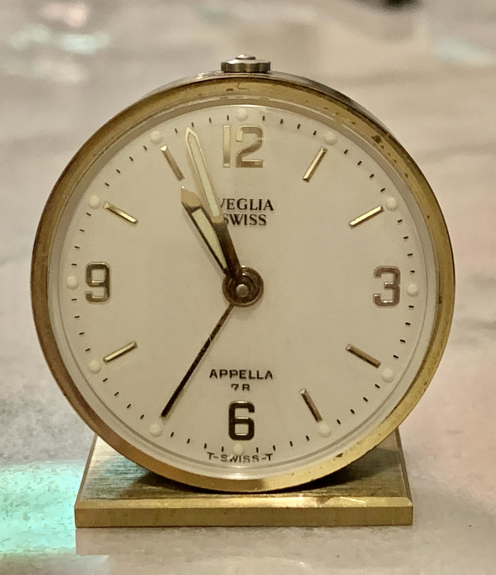 RARE VINTAGE VEGLIA DESK CLOCK: RARE VINTAGE VEGLIA DESK CLOCK. IN GOOD OVERALL SHAPE AND CONDITION. A GREAT FIND AND AN EXCELLENT ADDITION TO YOUR COLLECTION.