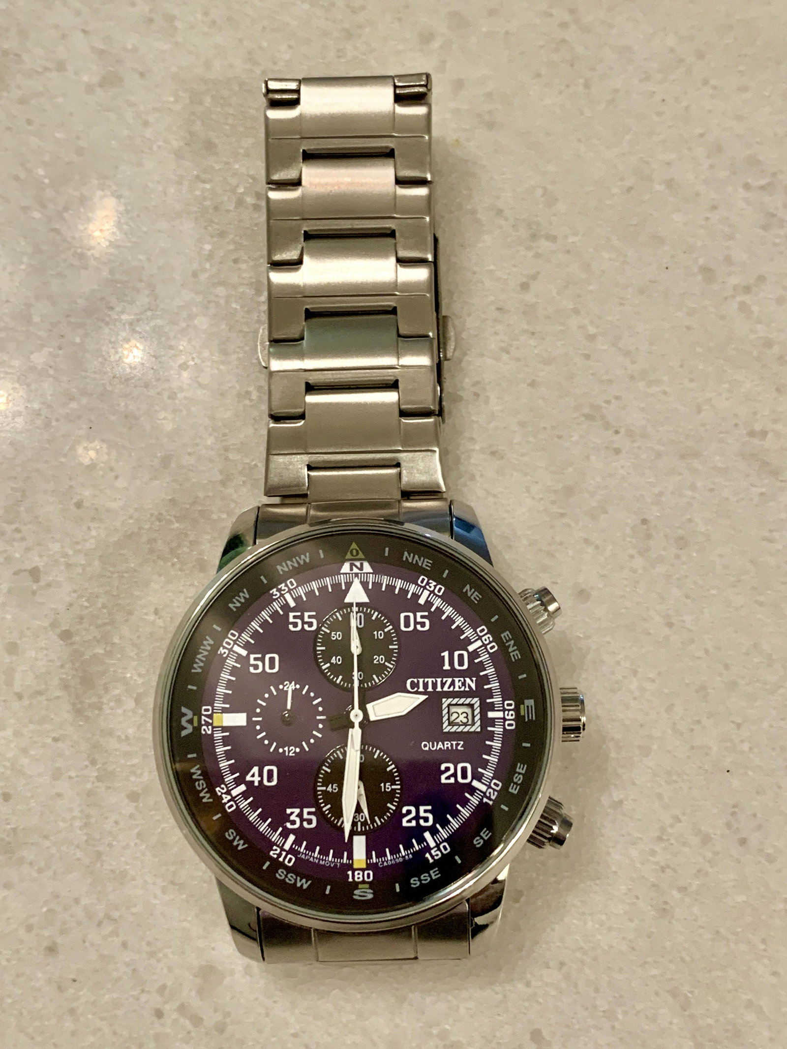 HANDSOME MENS CITIZEN WRISTWATCH: HANDSOME MENS CITIZEN WRISTWATCH. IN GOOD OVERALL SHAPE AND CONDITION. A GREAT FIND AND AN EXCELLENT ADDITION TO YOUR COLLECTION.