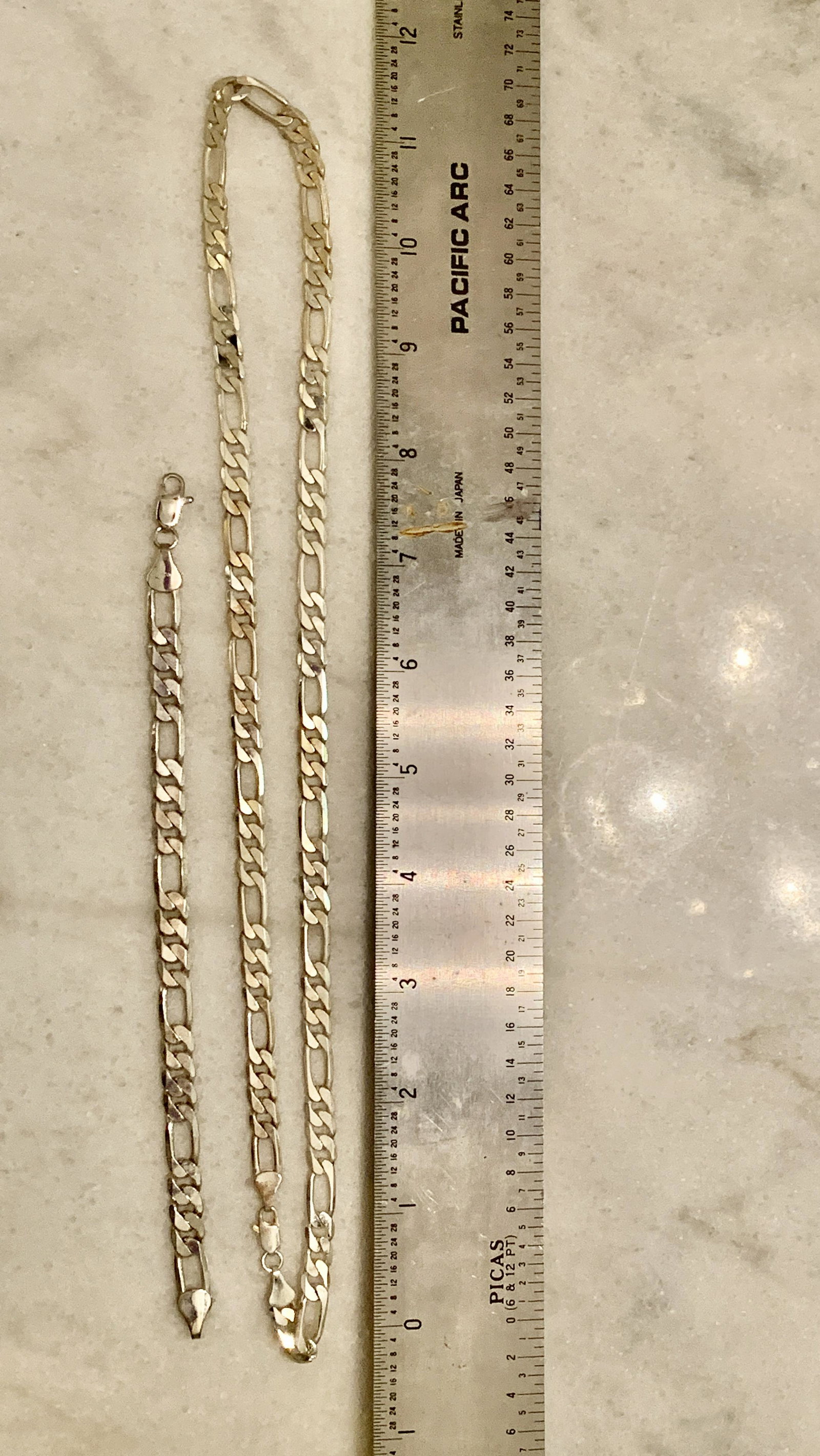 SET OF MENS STERLING SILVER CUBAN LINK CHAIN & BRACELET: SET OF MENS STERLING SILVER CUBAN LINK CHAIN & BRACELET. IN GOOD OVERALL SHAPE AND CONDITION. A GREAT FIND AND AN EXCELLENT ADDITION TO YOUR COLLECTION.