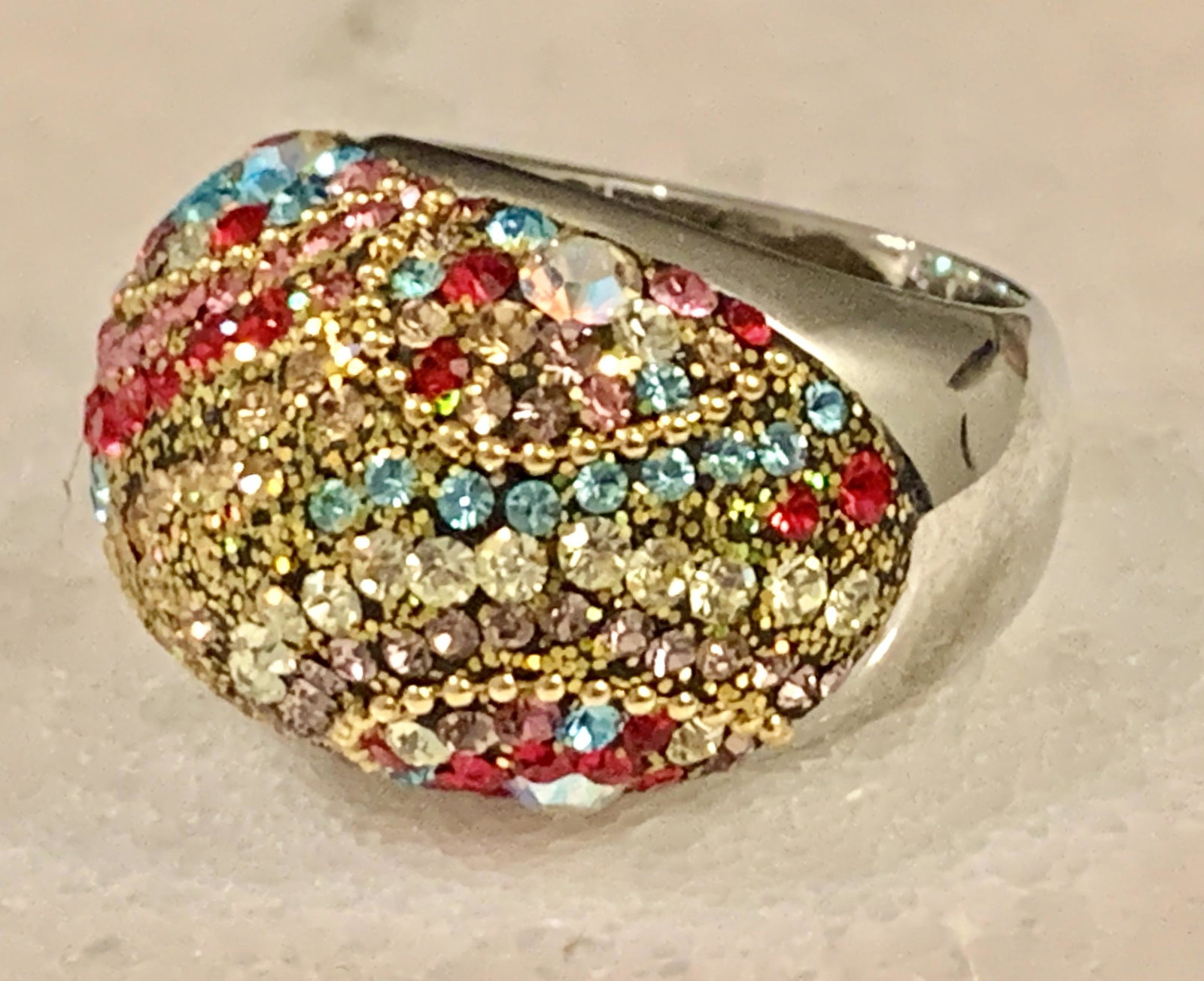 MODERN STERLING SILVER MULTI-GEMSTONE COCKTAIL RING SZ: MODERN STERLING SILVER MULTI-GEMSTONE COCKTAIL RING SZ 6. BEAUTIFUL GEMSTONES. A GREAT FIND AND AN EXCELLENT ADDITION TO YOUR COLLECTION.