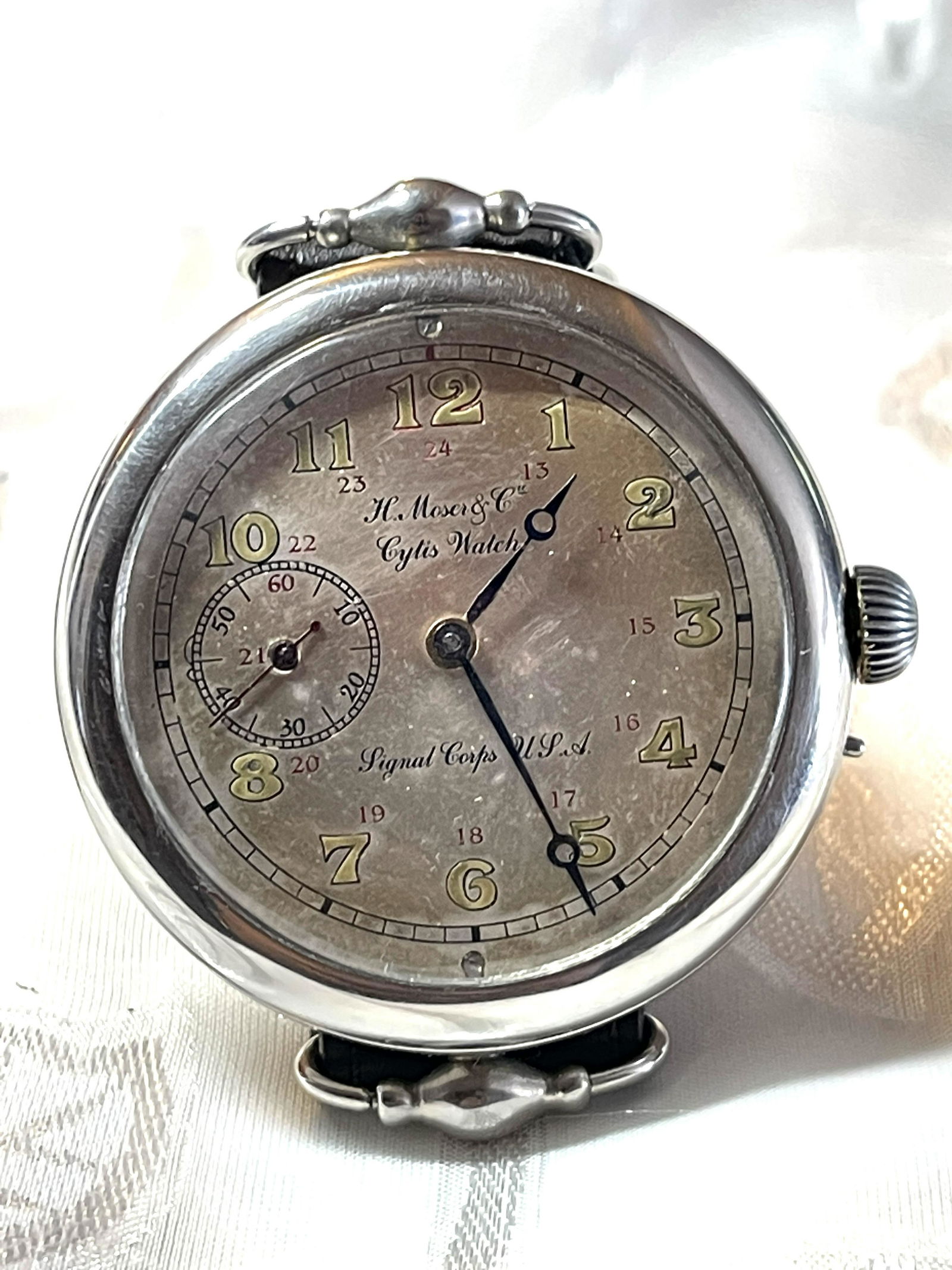 RARE WW2 HY MOSER & CIE PILOTS WRISTWATCH (1 of 10)