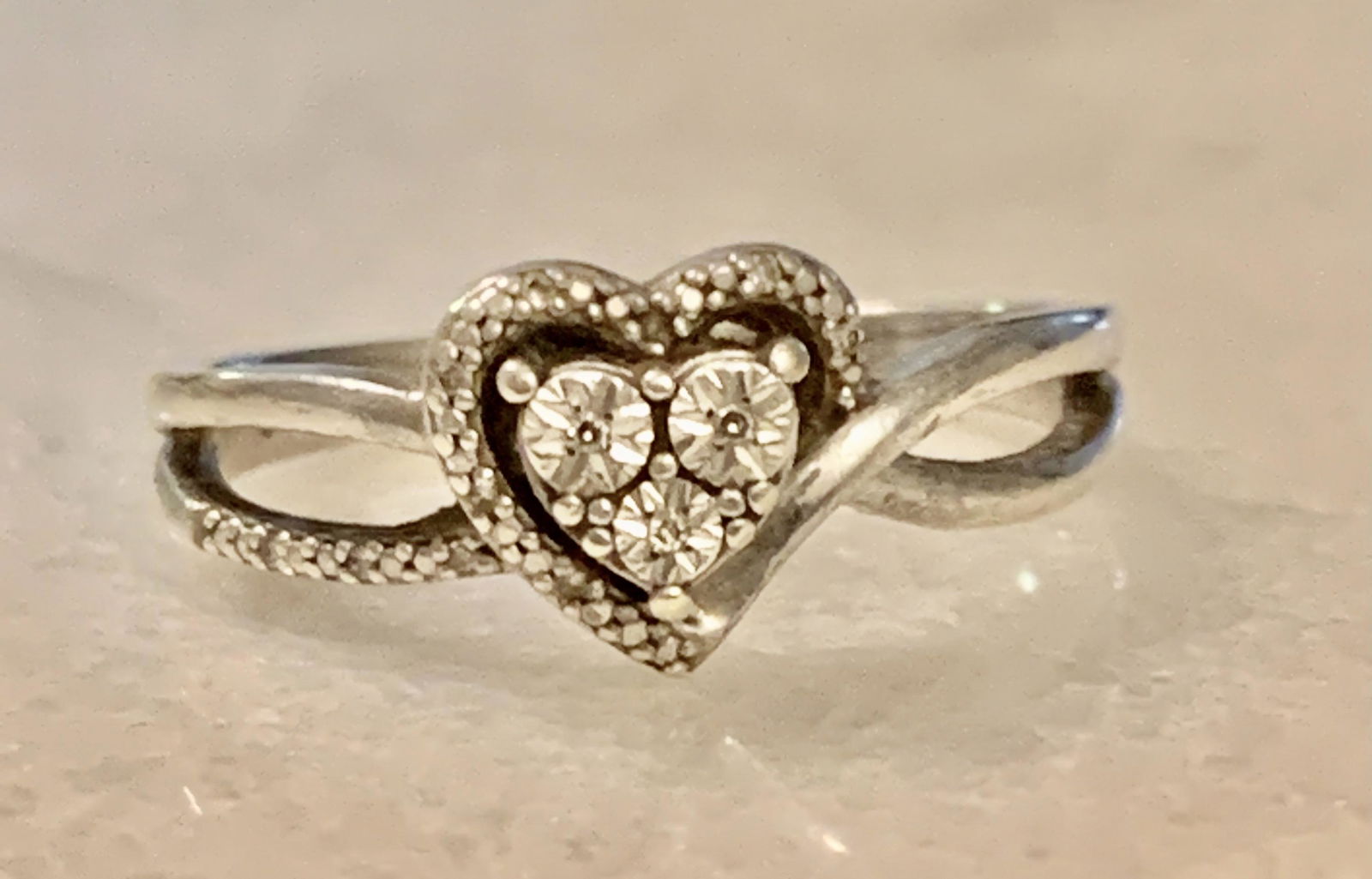 LADIES STERLING SILVER HEART RING SZ 6 (1 of 6)