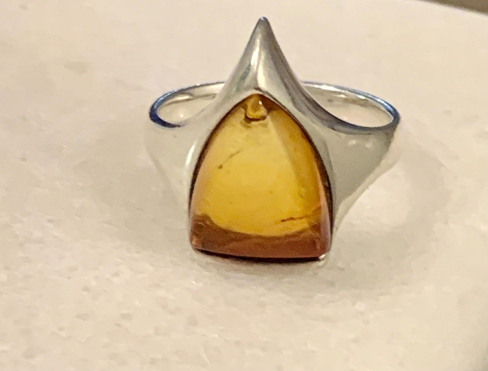LADIES STERLING SILVER AMBER RING SZ 8.5 (1 of 5)