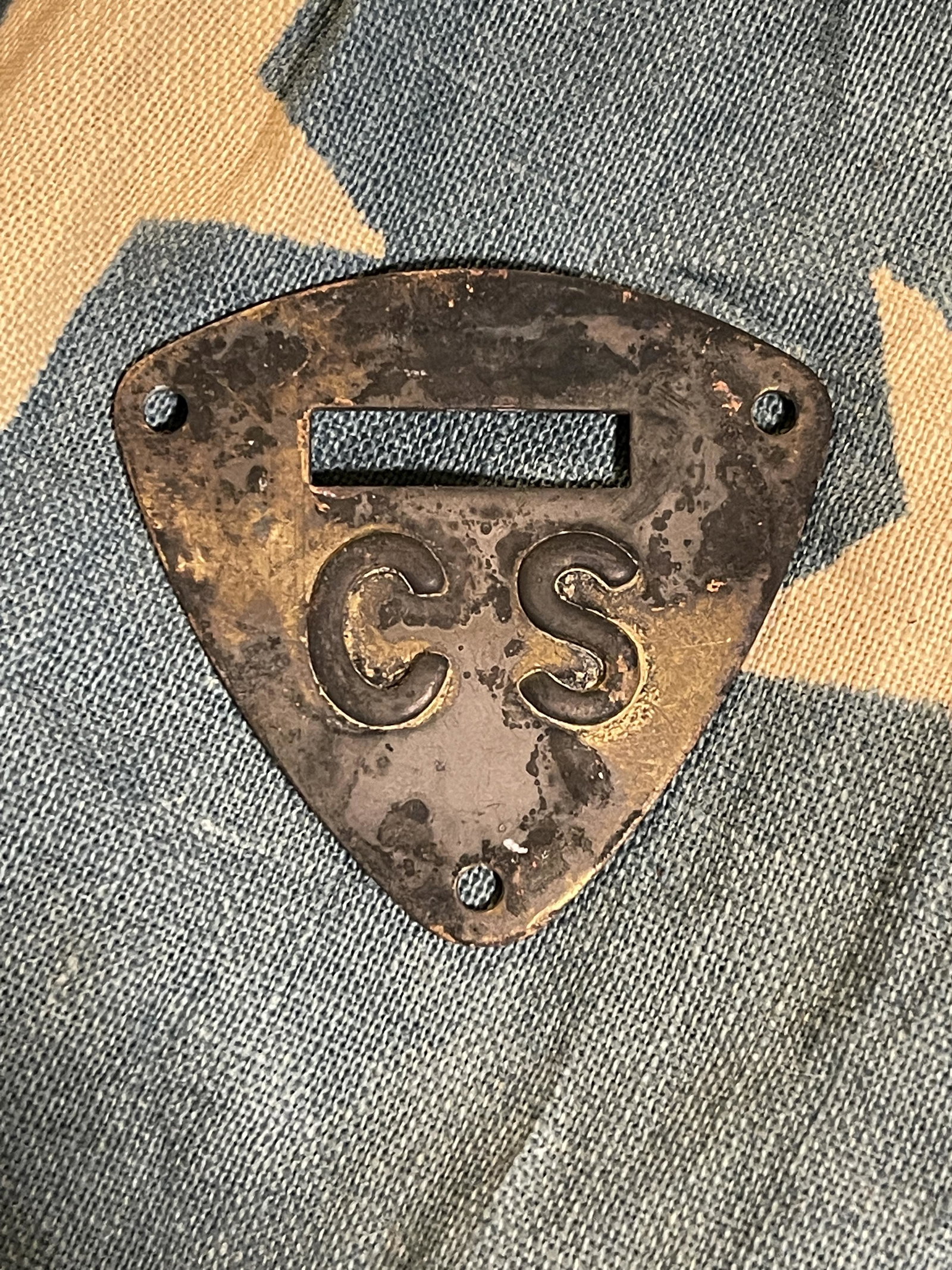 VERY RARE CIVIL WAR CONFEDERATE C.S. SADDLE SHIELD: VERY RARE CIVIL WAR CONFEDERATE C.S. SADDLE SHIELD PLATE. HAS A GREAT LOOK TO IT WITH AN EXCELLENT OVERALL EYE APPEAL. PLEASE VIEW ALL DETAILED PICTURES. A GREAT FIND AND AN EXCELLENT ADDITION TO YOUR
