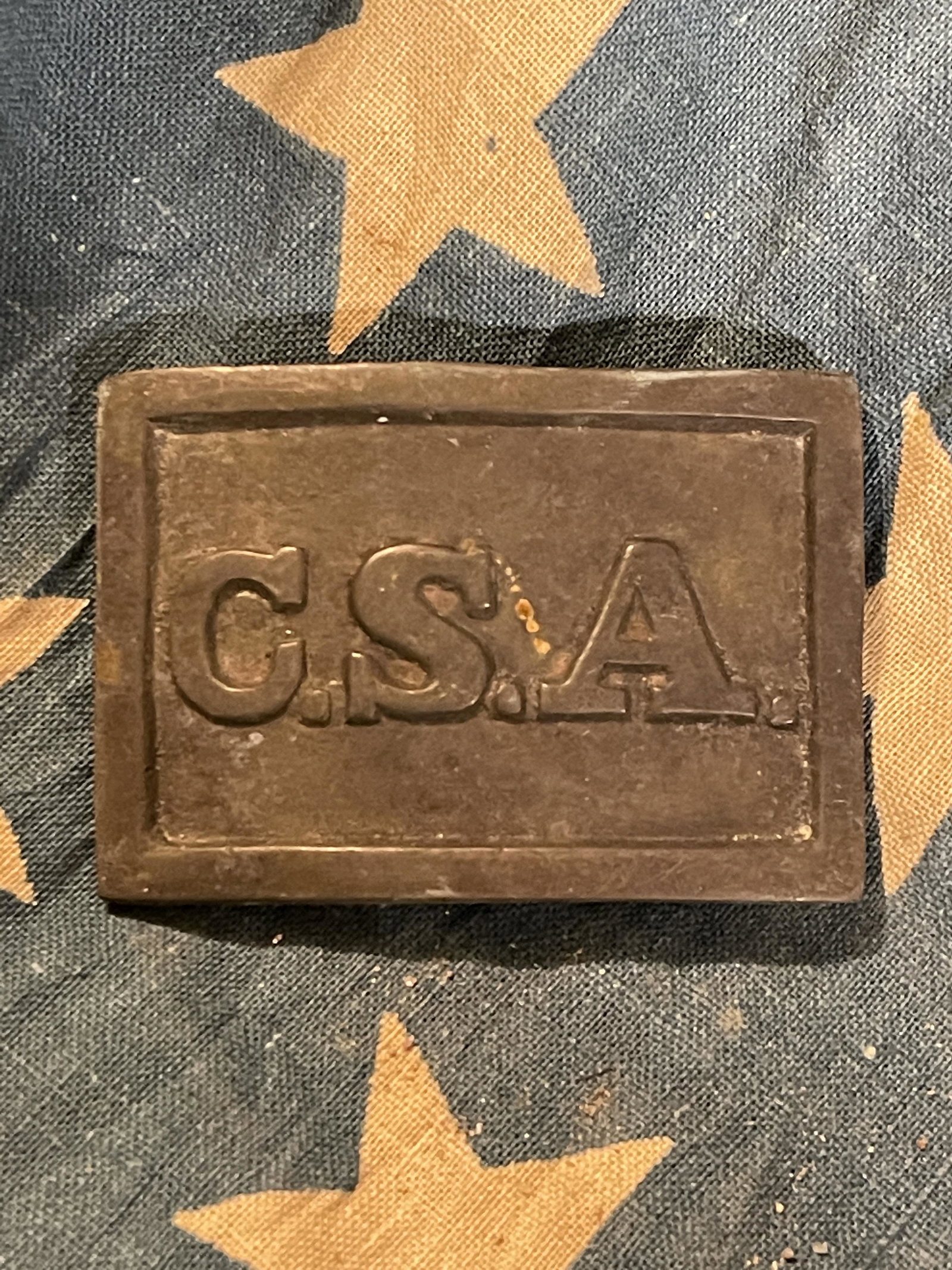 CONFEDERATE CIVIL WAR C.S.A BELT BUCKLE: CONFEDERATE CIVIL WAR C.S.A BELT BUCKLE. IN MINT OVERALL SHAPE AND CONDITION WITH A BEAUTIFUL OVERALL PATINA. A GREAT FIND AND AN EXCELLENT ADDITION TO YOUR COLLECTION.