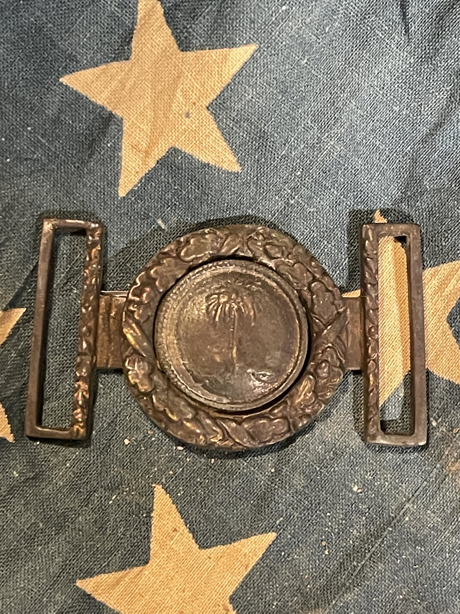 CIVIL WAR PALMETTO S.C. TANG CONFEDERATE BELT BUCKLE: CIVIL WAR PALMETTO S.C. TANG CONFEDERATE BELT BUCKLE. IN MINT OVERALL SHAPE AND CONDITION. BELONGED TO A CONFEDERATE VETERAN. HAS A GREAT LOOK TO IT WITH AN EXCELLENT OVERALL EYE APPEAL. A GREAT FIND 