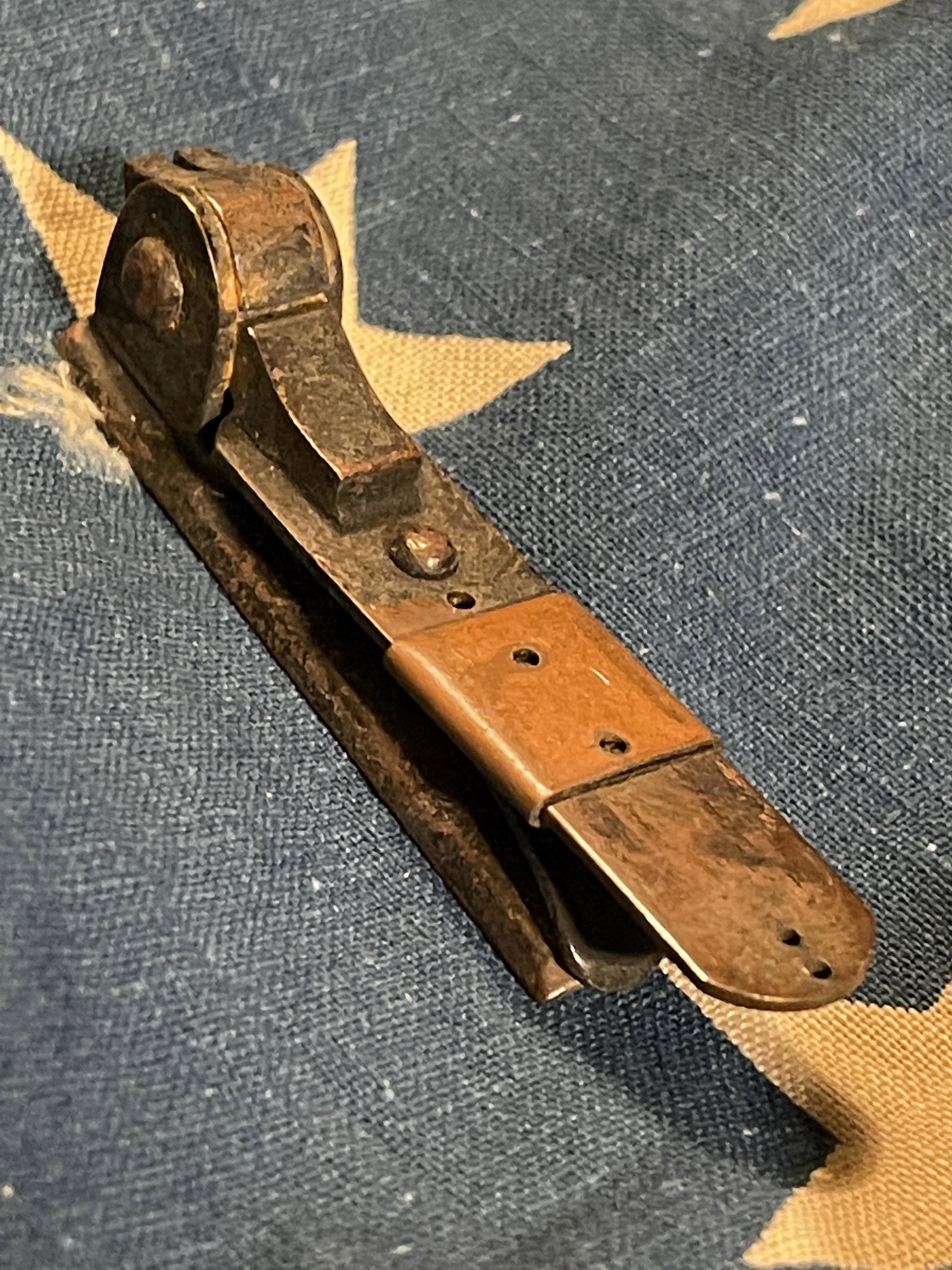 CIVIL WAR SHARP SHOOTER RIFLE SIGHT: CIVIL WAR SHARP SHOOTER RIFLE SIGHT. IN GOOD OVERALL SHAPE AND CONDITION. A GREAT FIND AND AN EXCELLENT ADDITION TO YOUR COLLECTION.