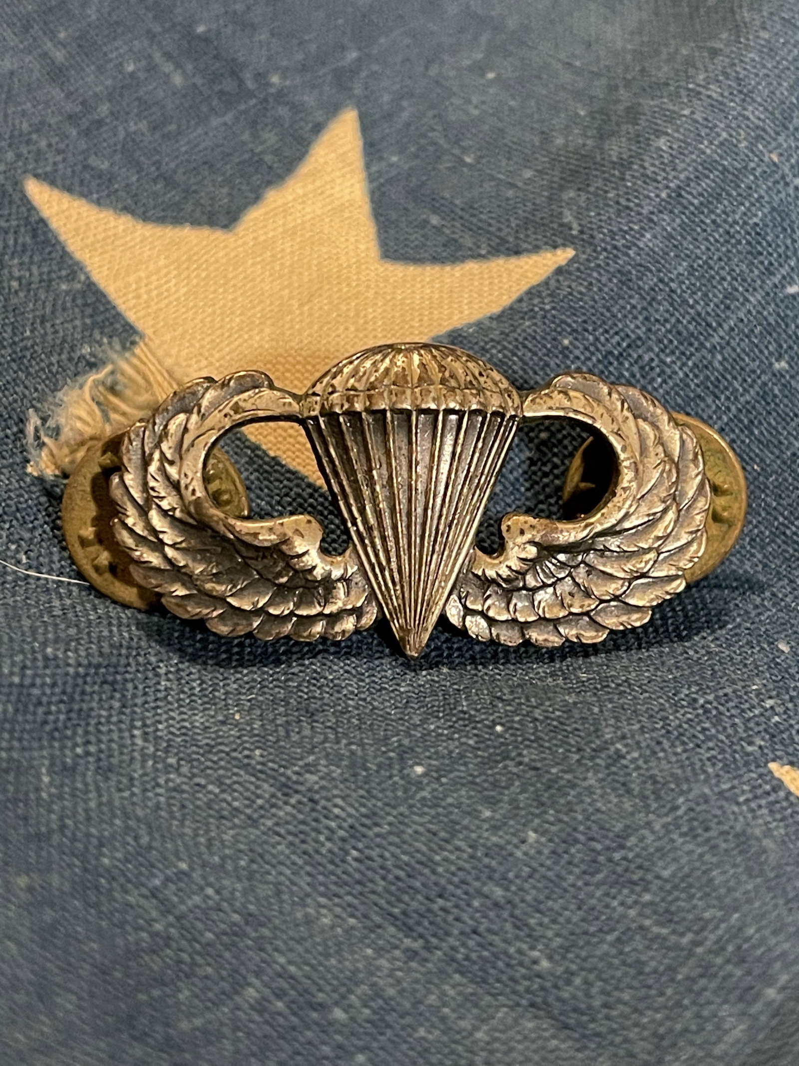 WW2 U.S. PARATROOPER STERLING SILVER WINGS: WW2 U.S. PARATROOPER STERLING SILVER WINGS. A GREAT ADDITION TO YOUR COLLECTION.